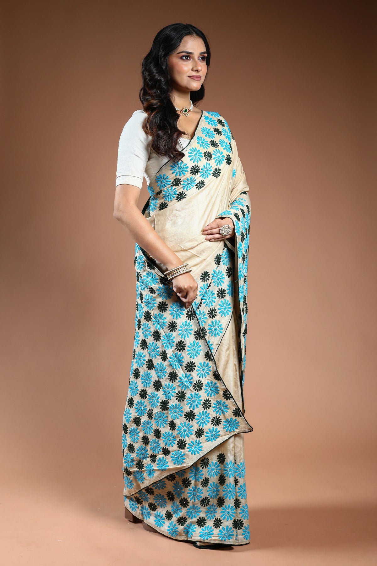 Beige Tussar hand gujarati Saree with Blouse Piece