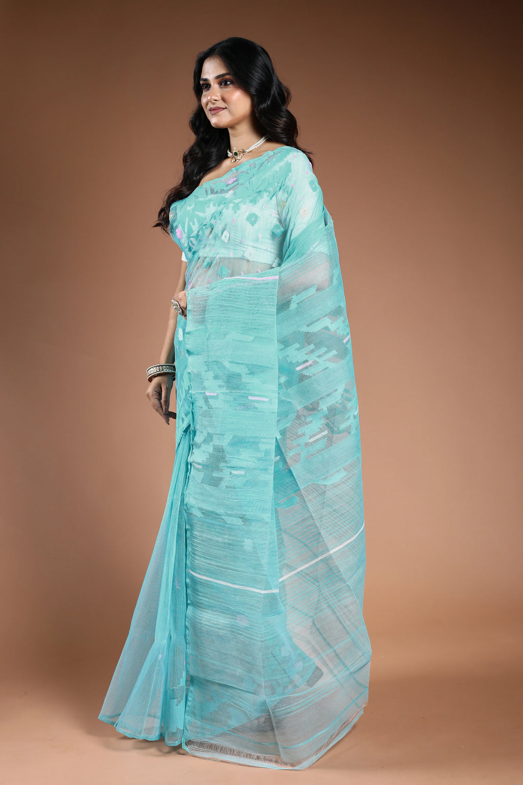 Ice Blue Bengal Jamdani Saree with Blouse Piece