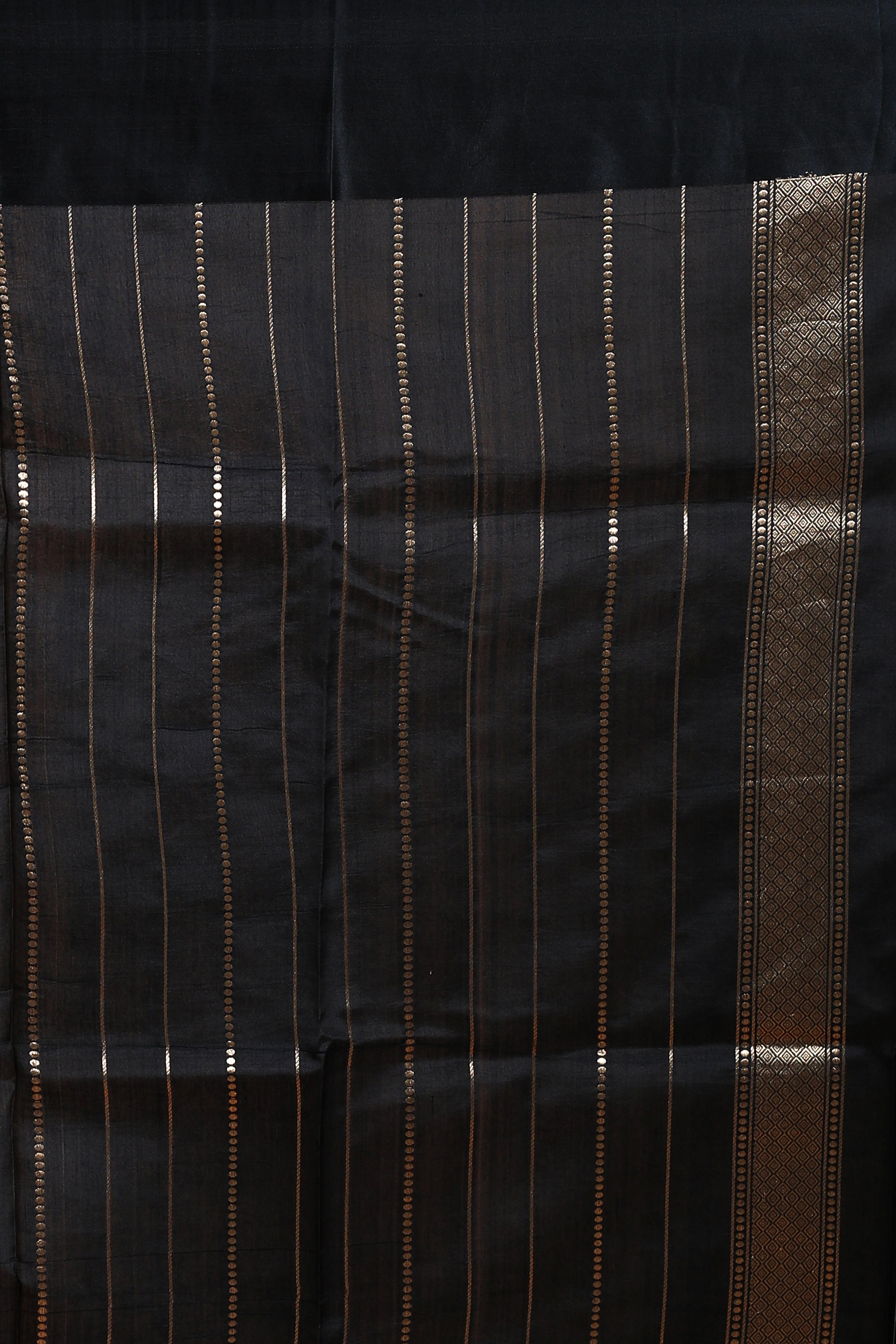 Black Pure Mango Silk Saree With Blouse Piece