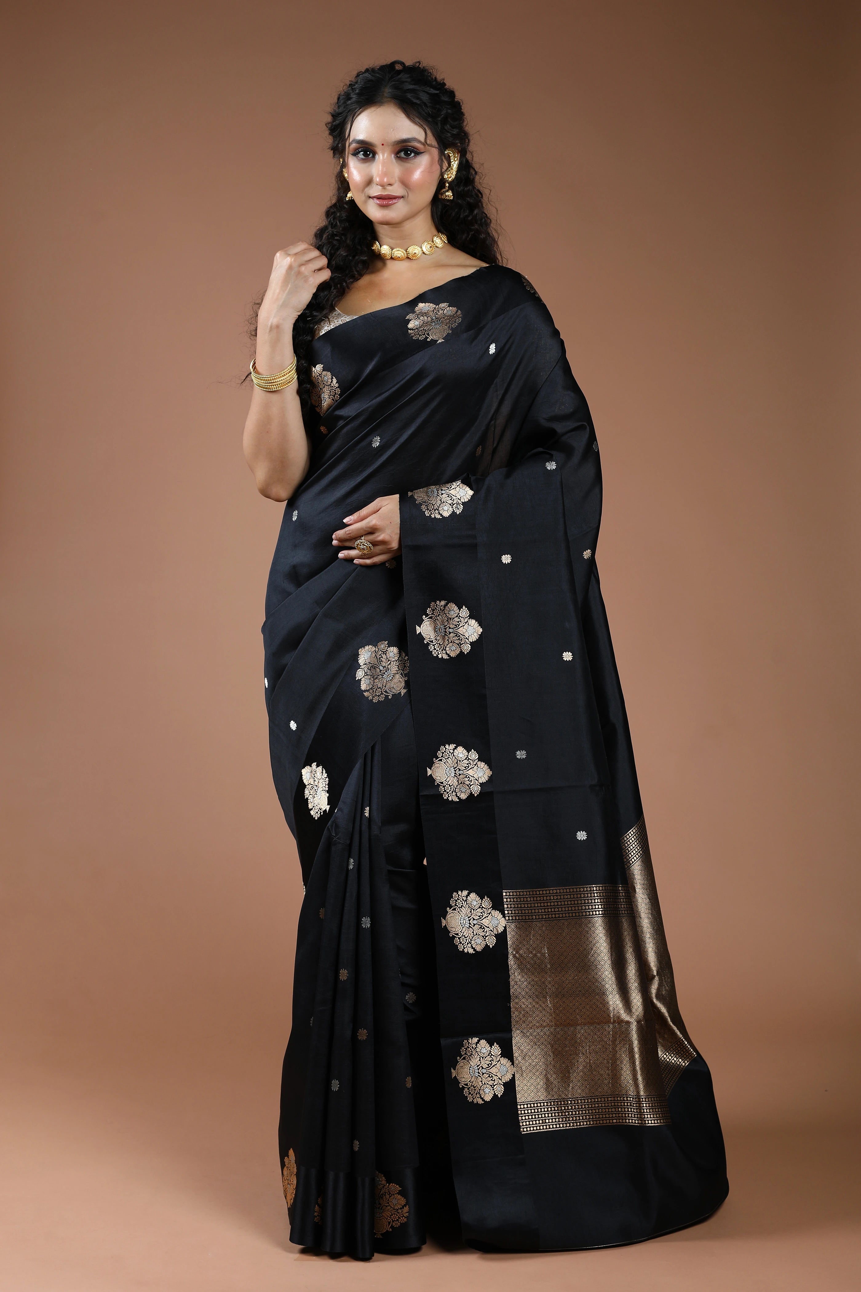 Black Pure Mango Silk Saree With Blouse Piece