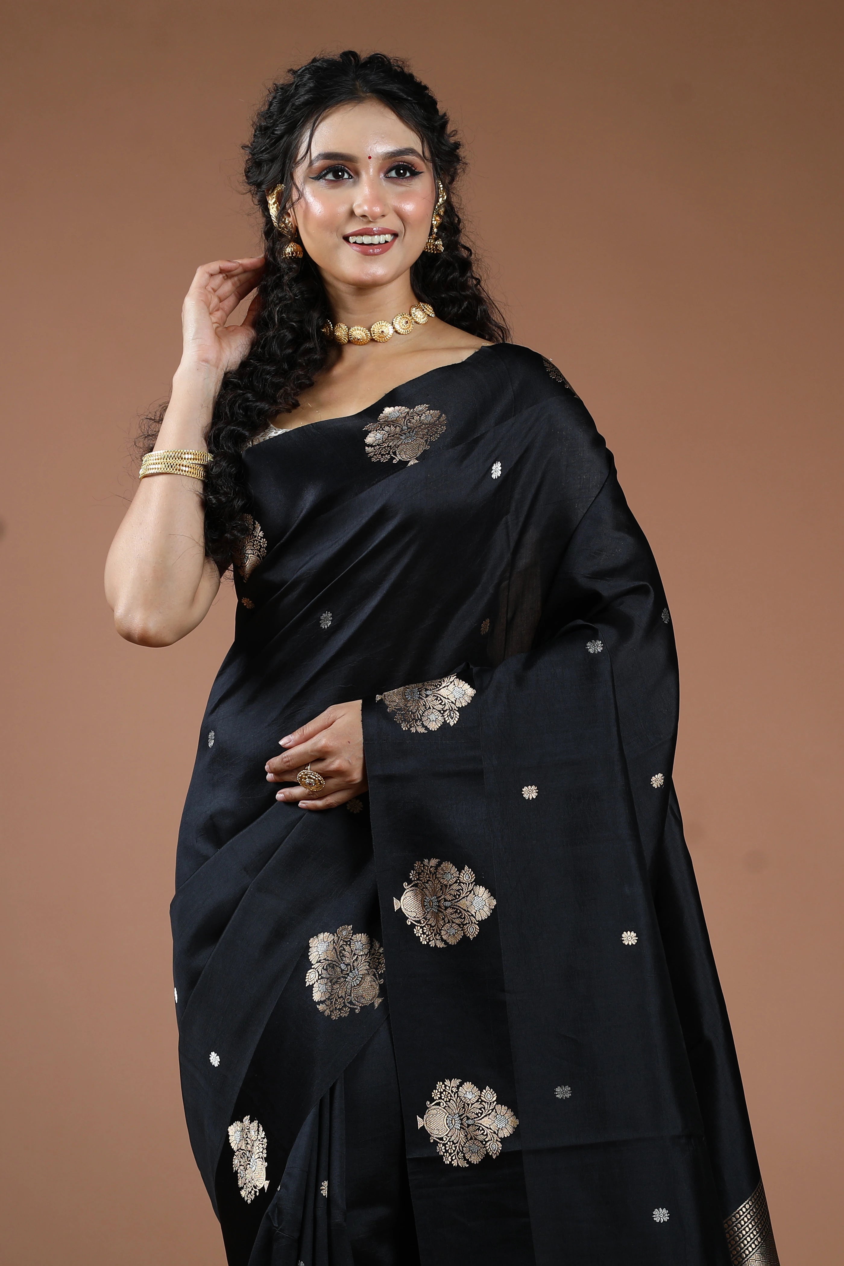 Black Pure Mango Silk Saree With Blouse Piece