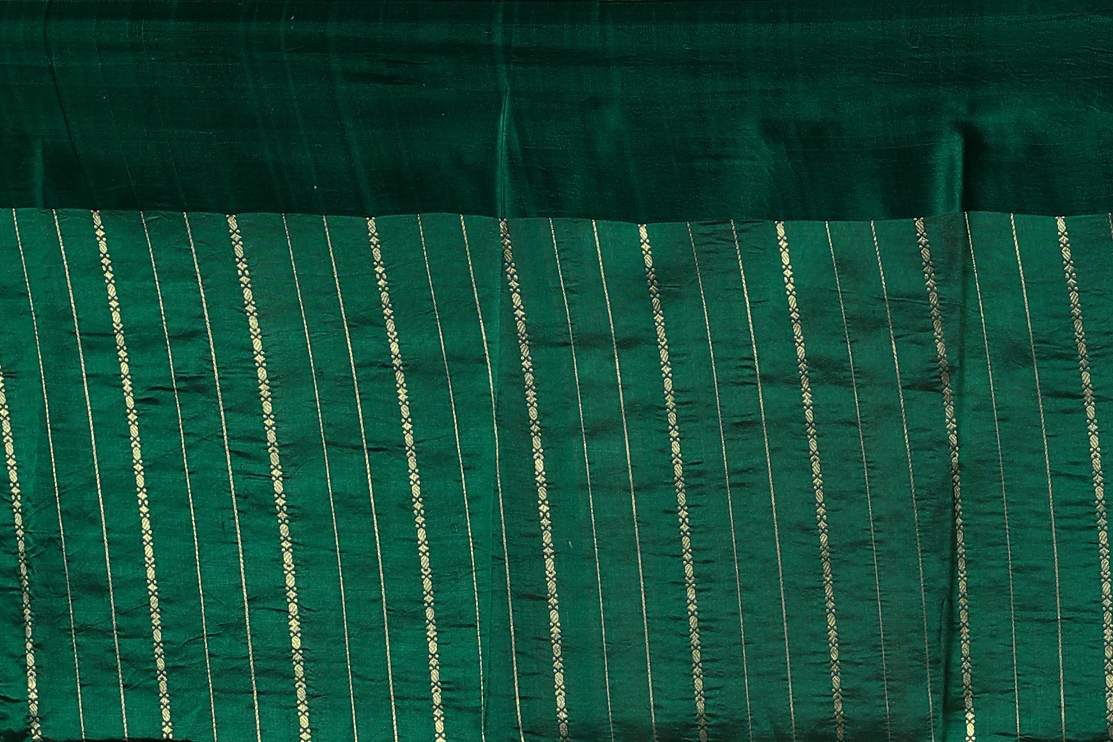 Bottle Green Pure Mango Silk Saree With Blouse Piece