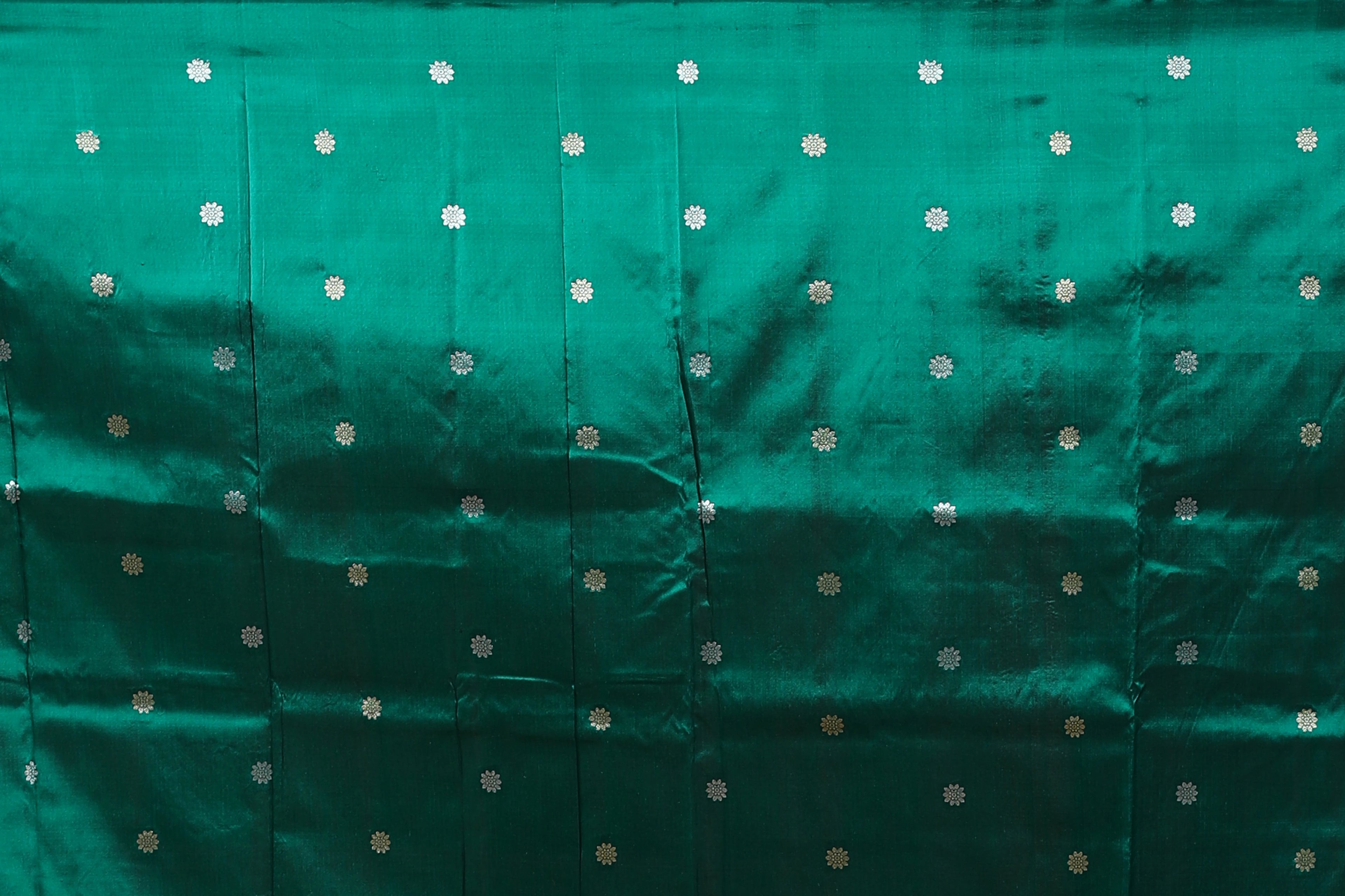 Deep Green Pure Katan Silk Saree With Blouse Piece