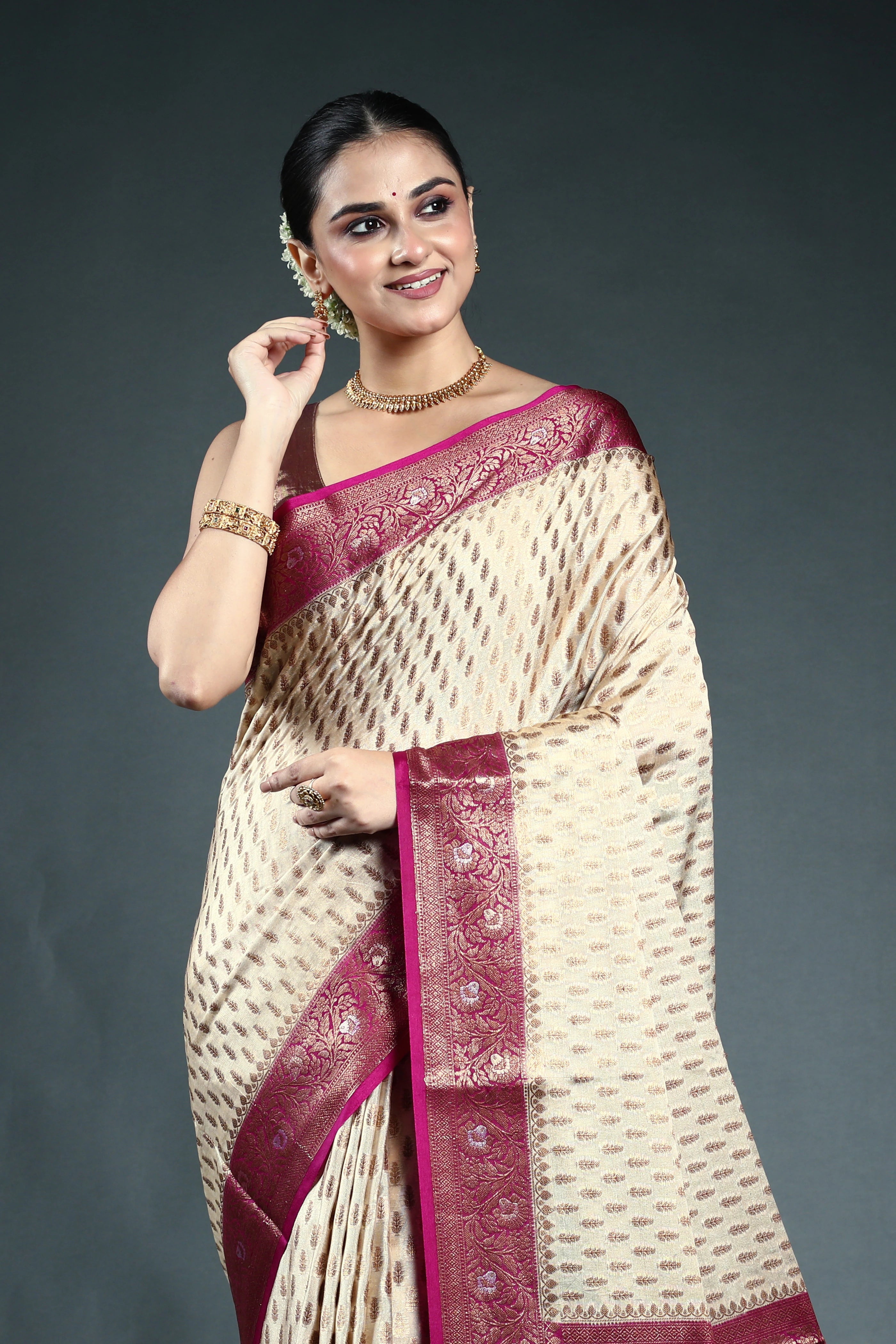 Offwhite Crepe Banarasi Saree with Blouse Piece