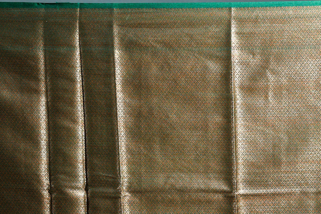 Offwhite Crepe banarasi Saree with Blouse Piece