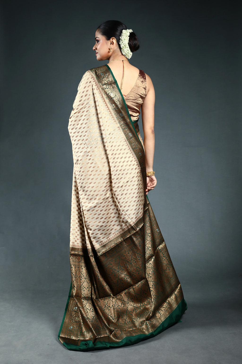 Offwhite Crepe banarasi Saree with Blouse Piece