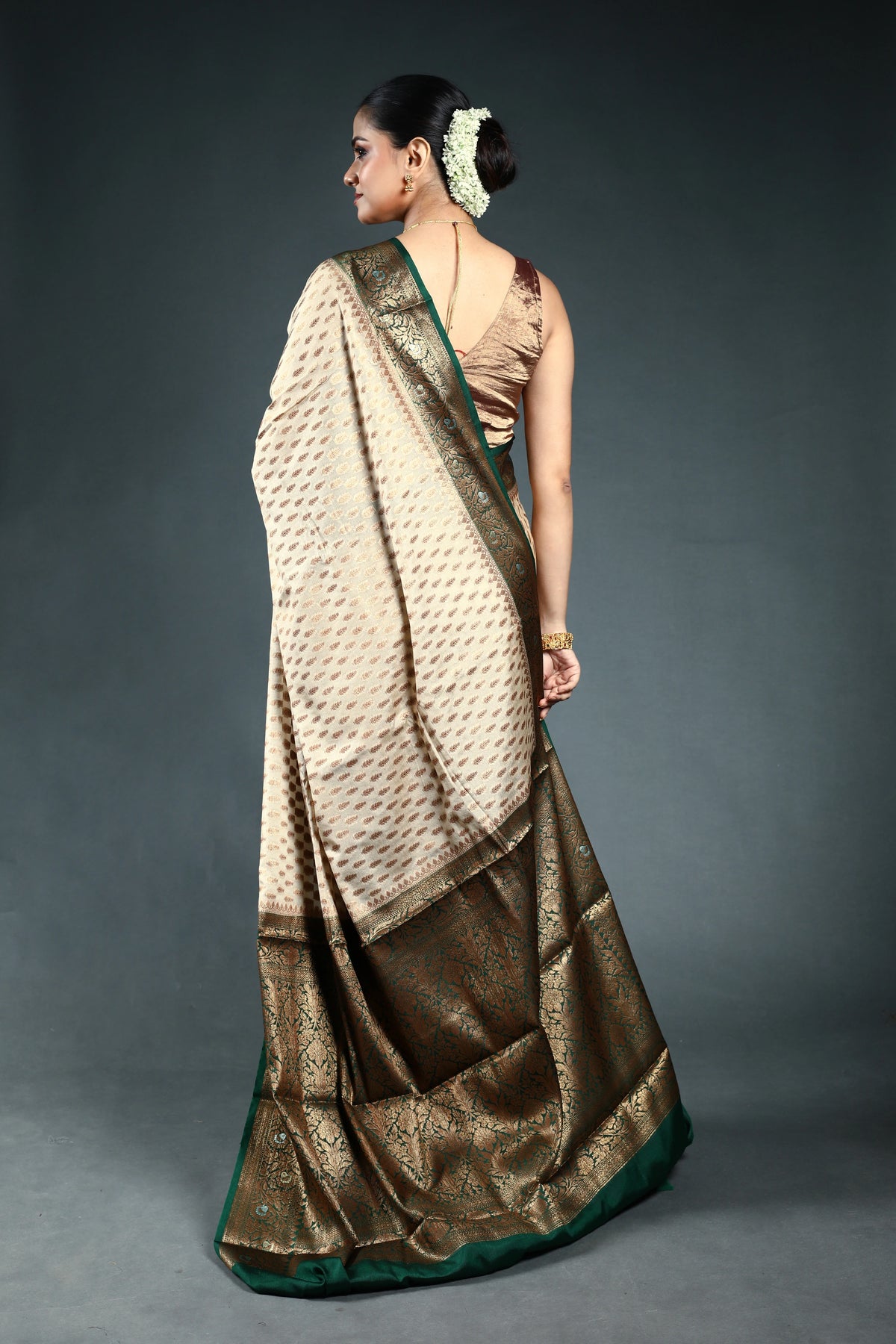 Offwhite Crepe banarasi Saree with Blouse Piece