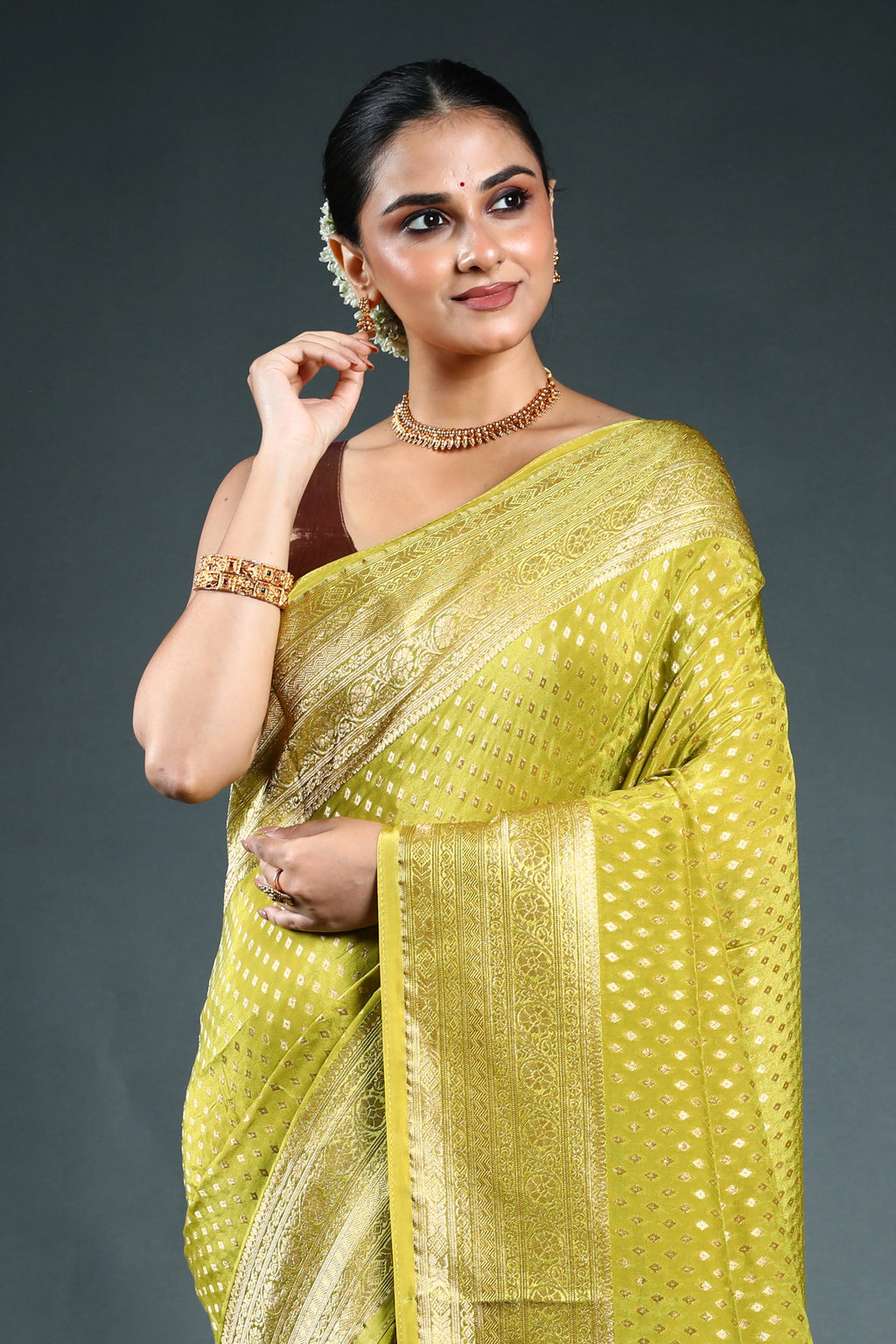 Nyon Green Semi mashru Saree with Blouse Piece