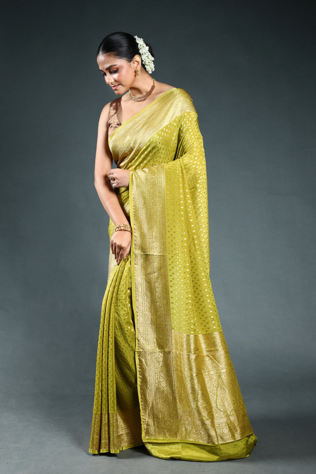 Nyon Green Semi mashru Saree with Blouse Piece