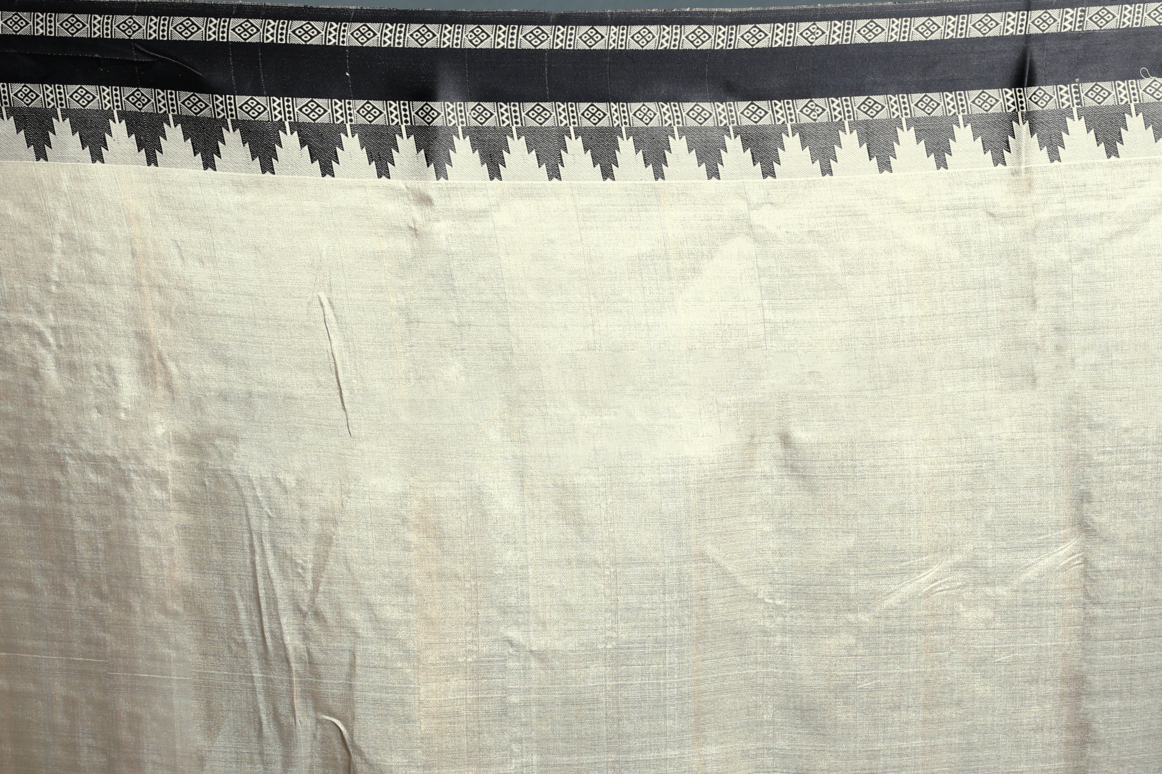 Beige Bengal Handloom tussar Saree with Blouse Piece