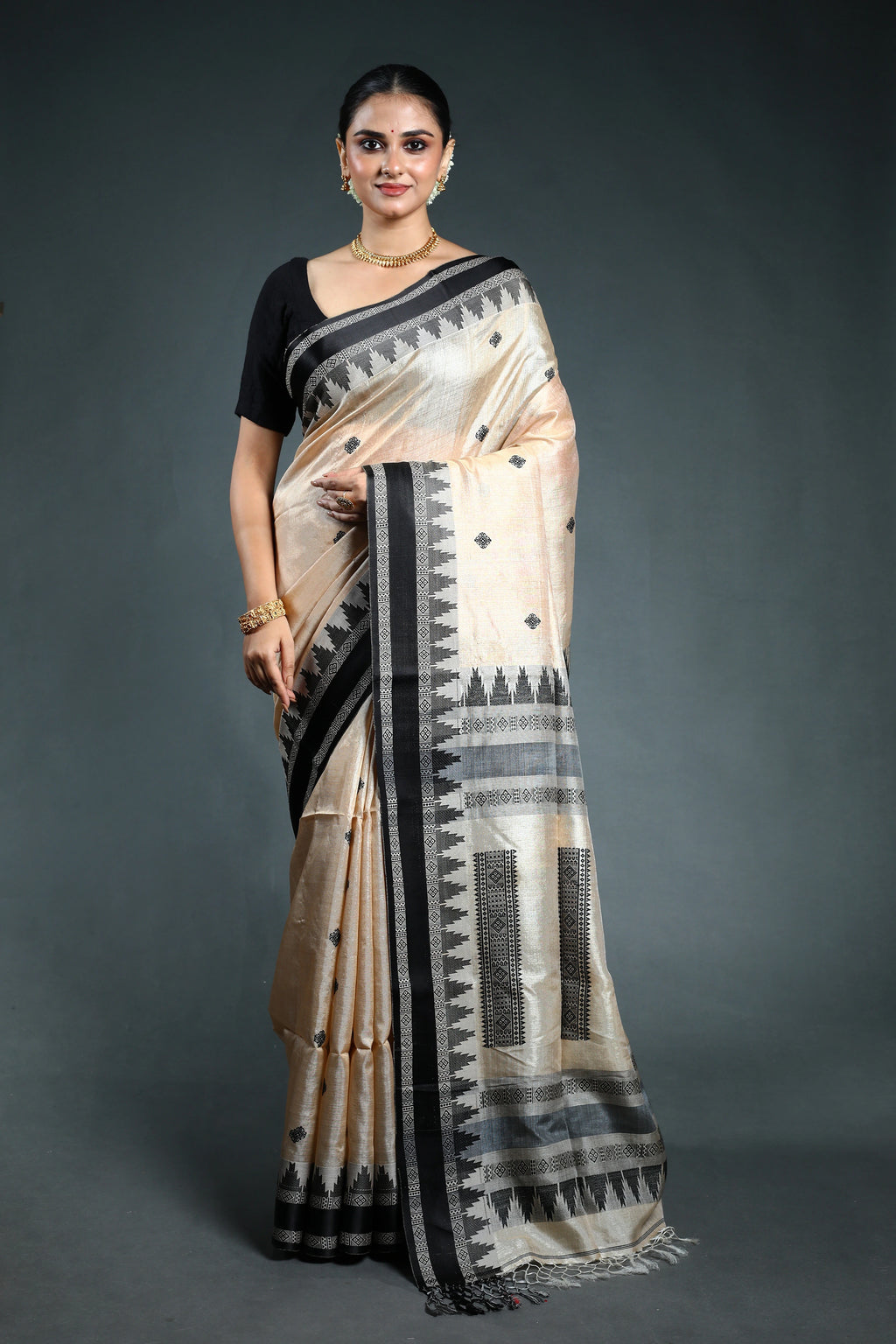 Beige Bengal Handloom tussar Saree with Blouse Piece