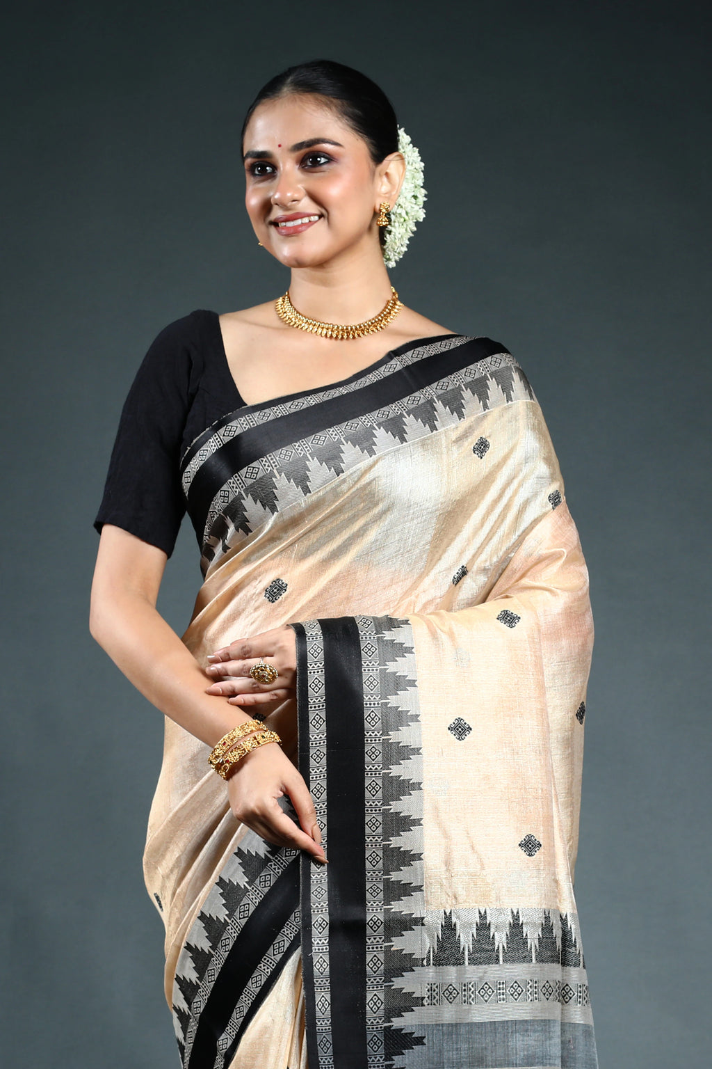 Beige Bengal Handloom tussar Saree with Blouse Piece