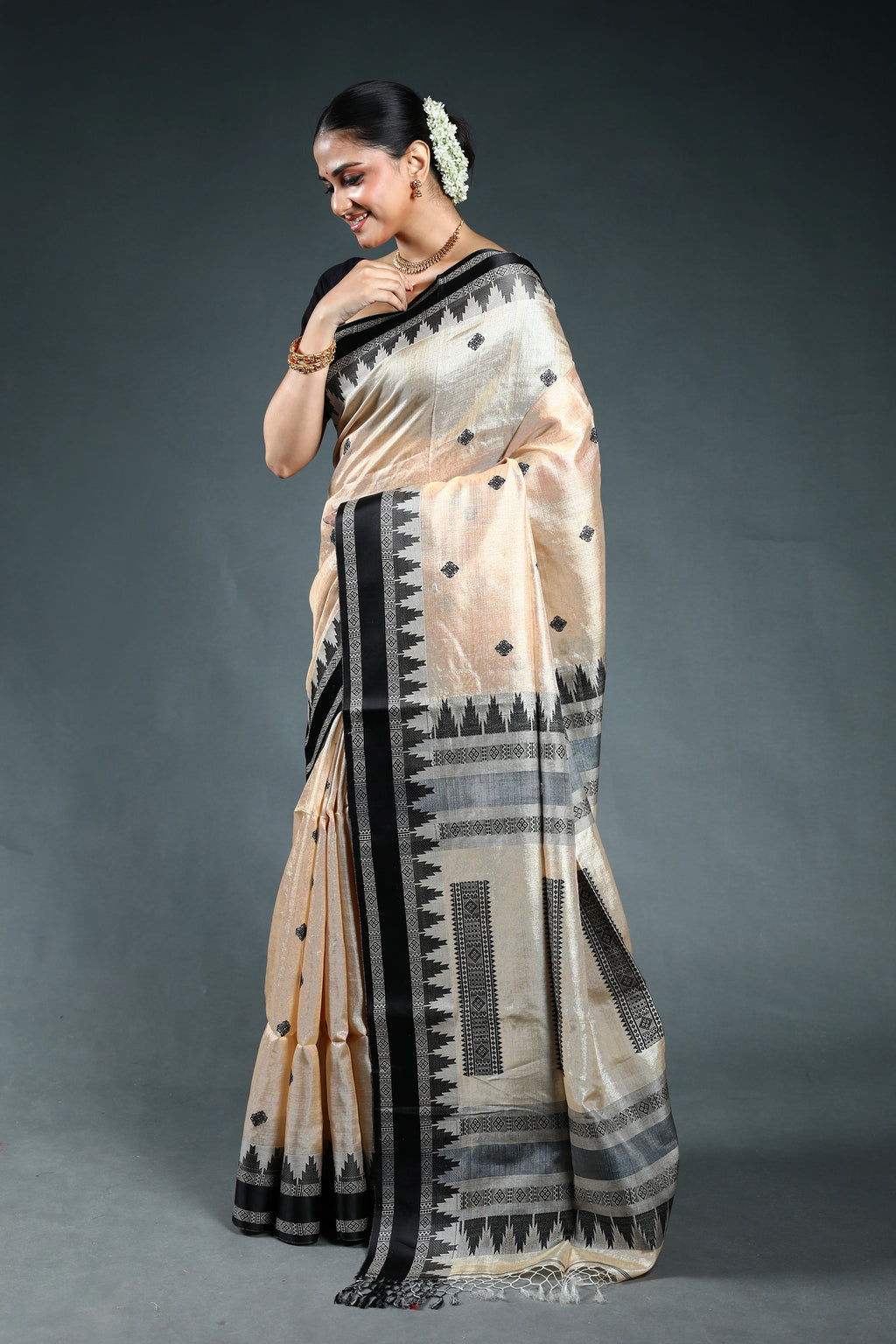Beige Bengal Handloom tussar Saree with Blouse Piece