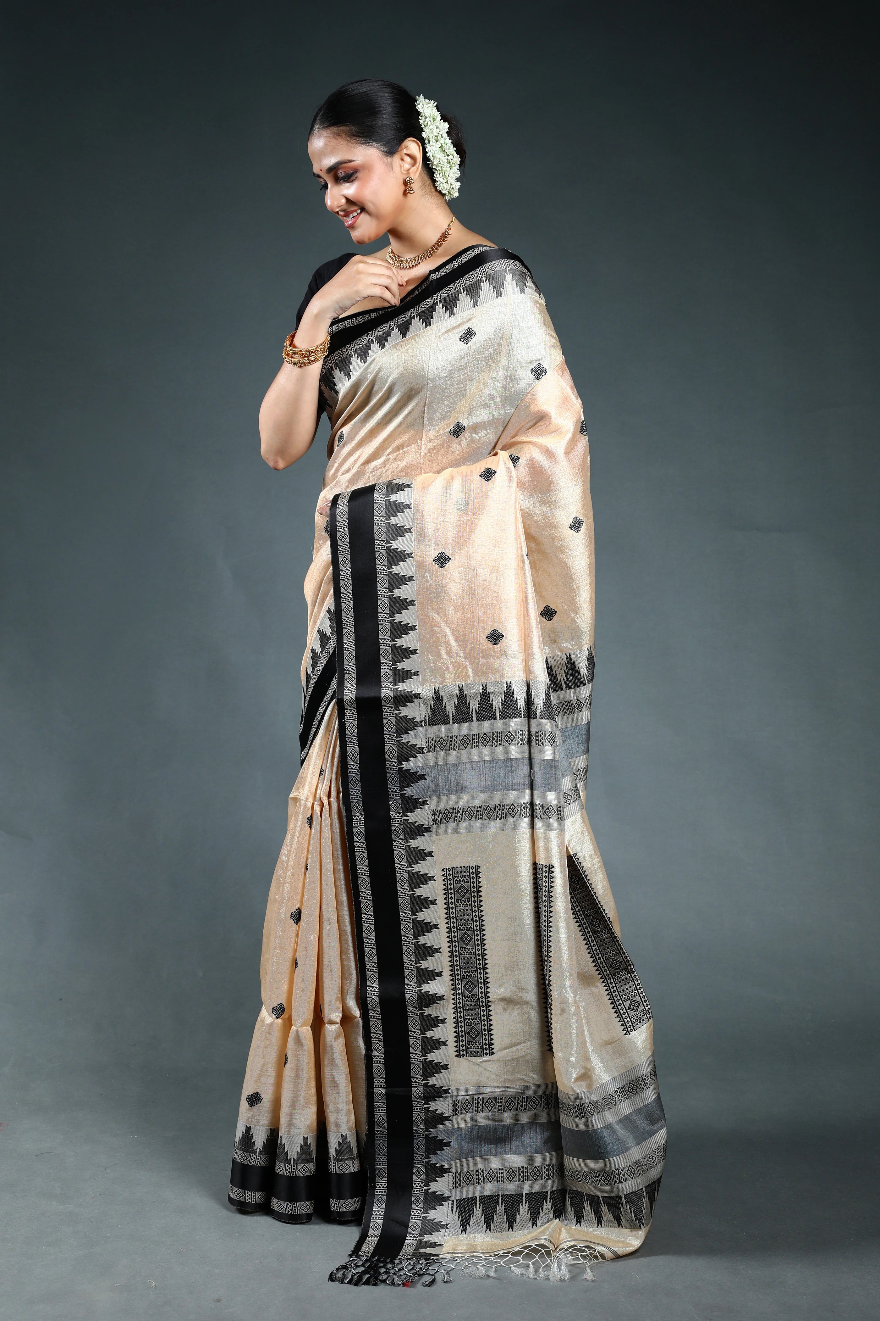 Beige Bengal Handloom tussar Saree with Blouse Piece