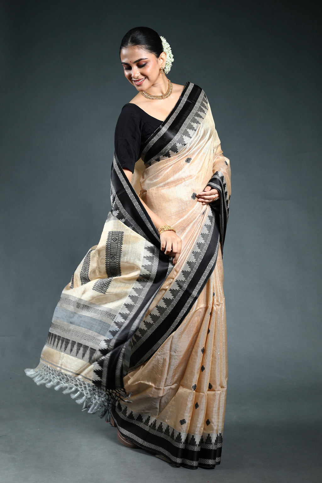 Beige Bengal Handloom tussar Saree with Blouse Piece