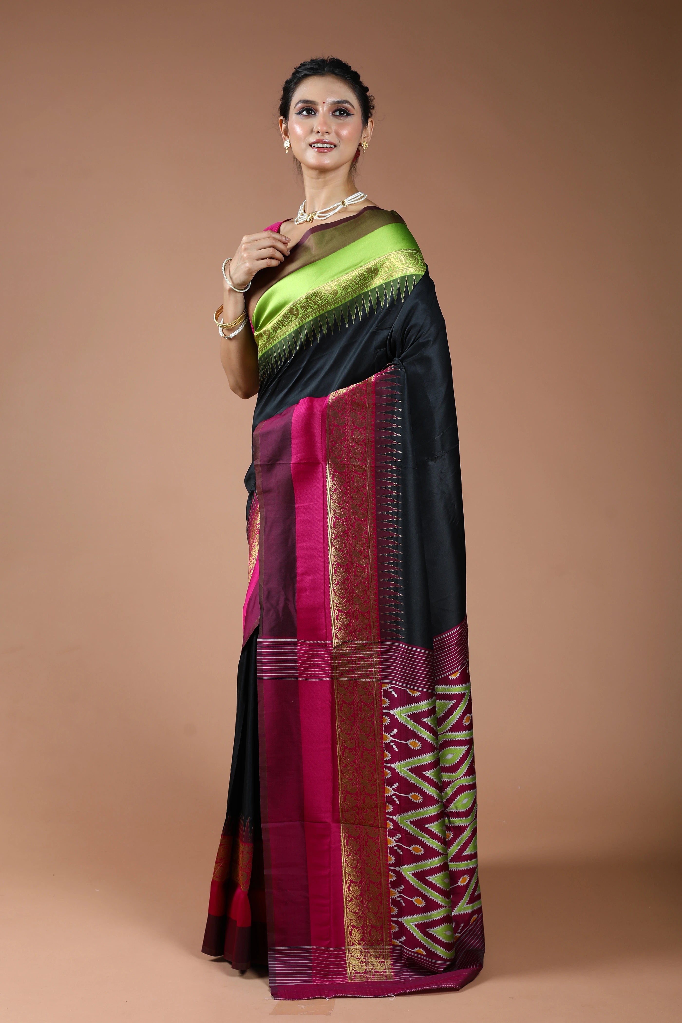 Black Semi Pochampally Saree With Blouse Piece