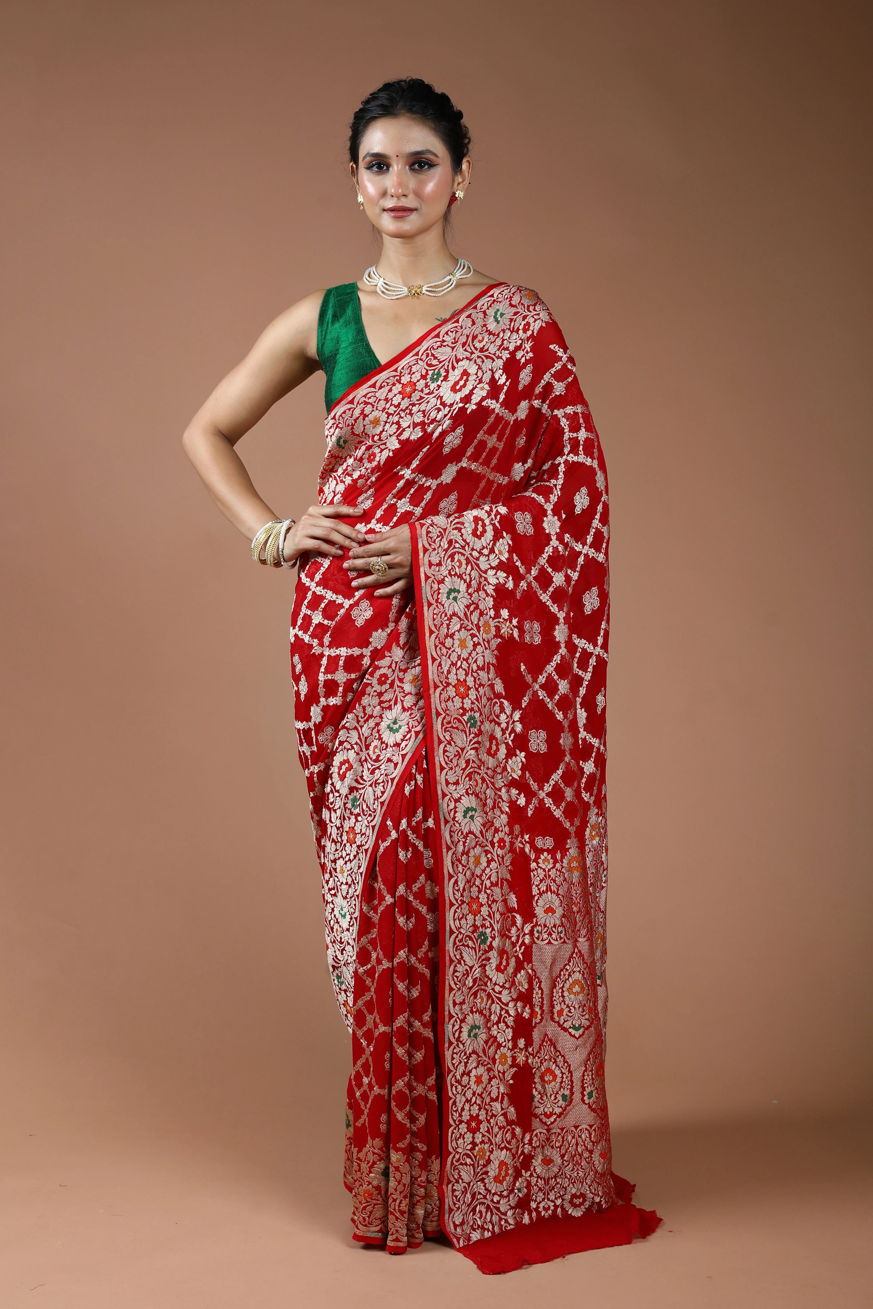 Red Pure Georgette Saree With Blouse Piece