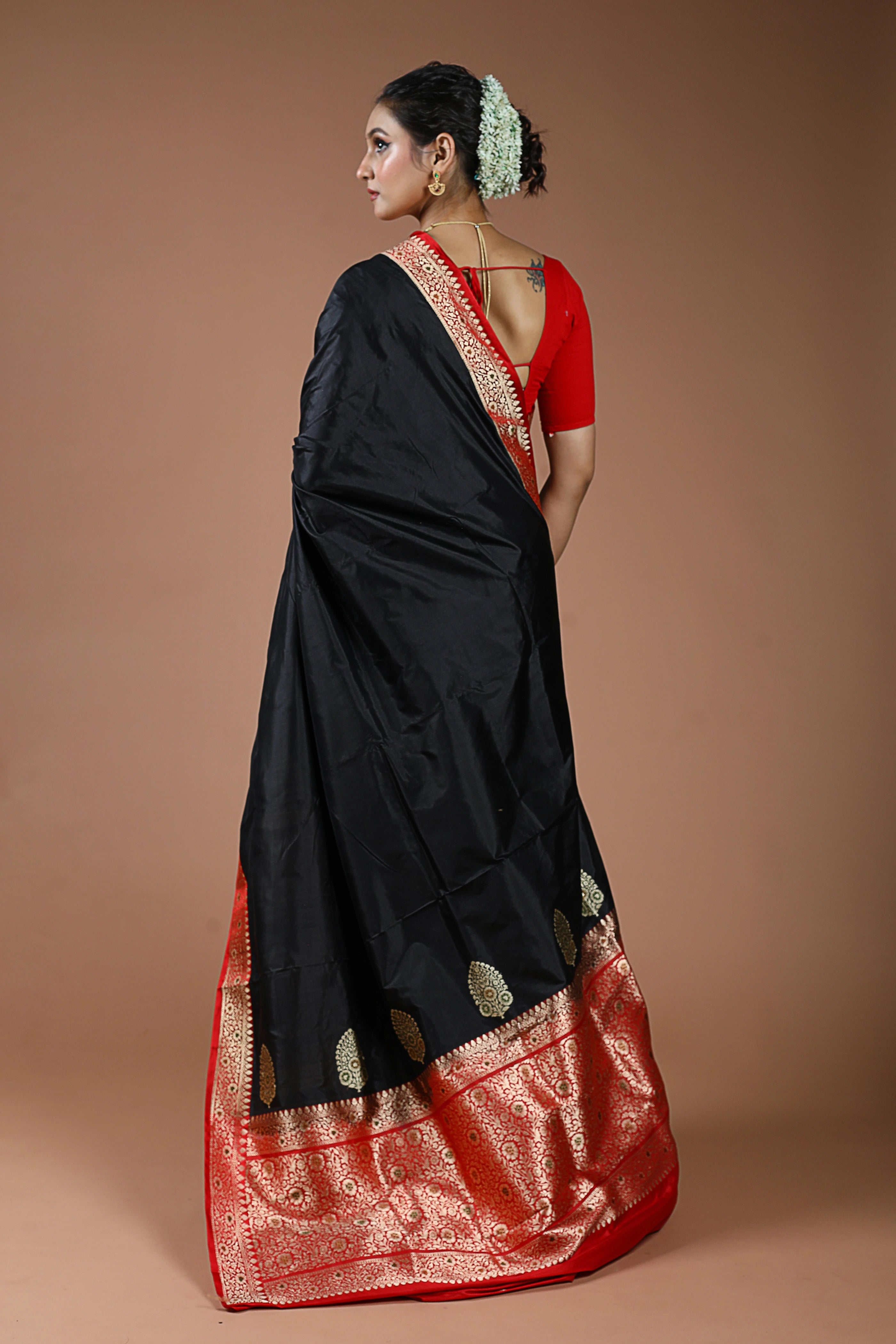 Black Pure Katan Silk Saree With Blouse Piece