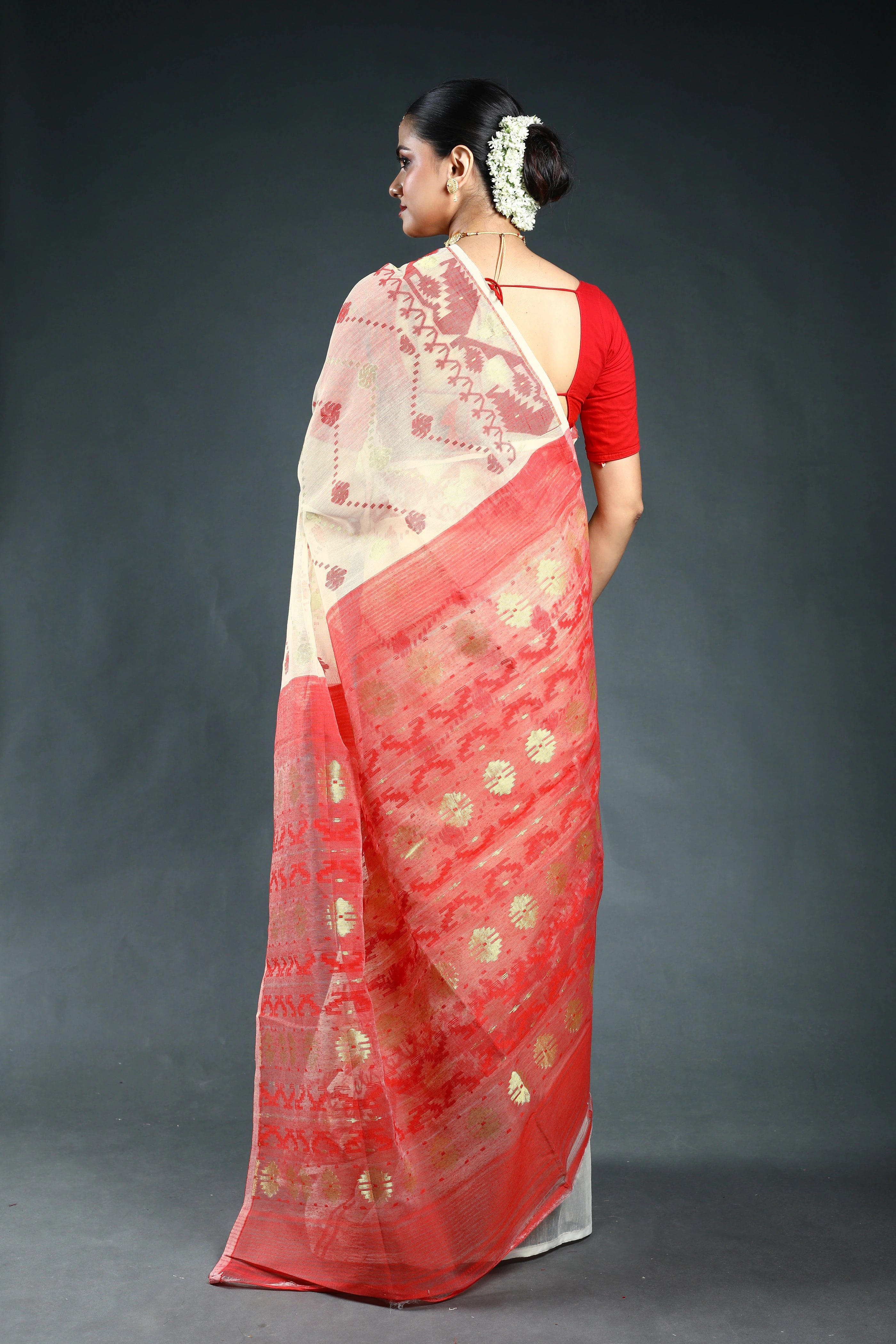 Offwhite Bengal Jamdani Saree with Blouse Piece