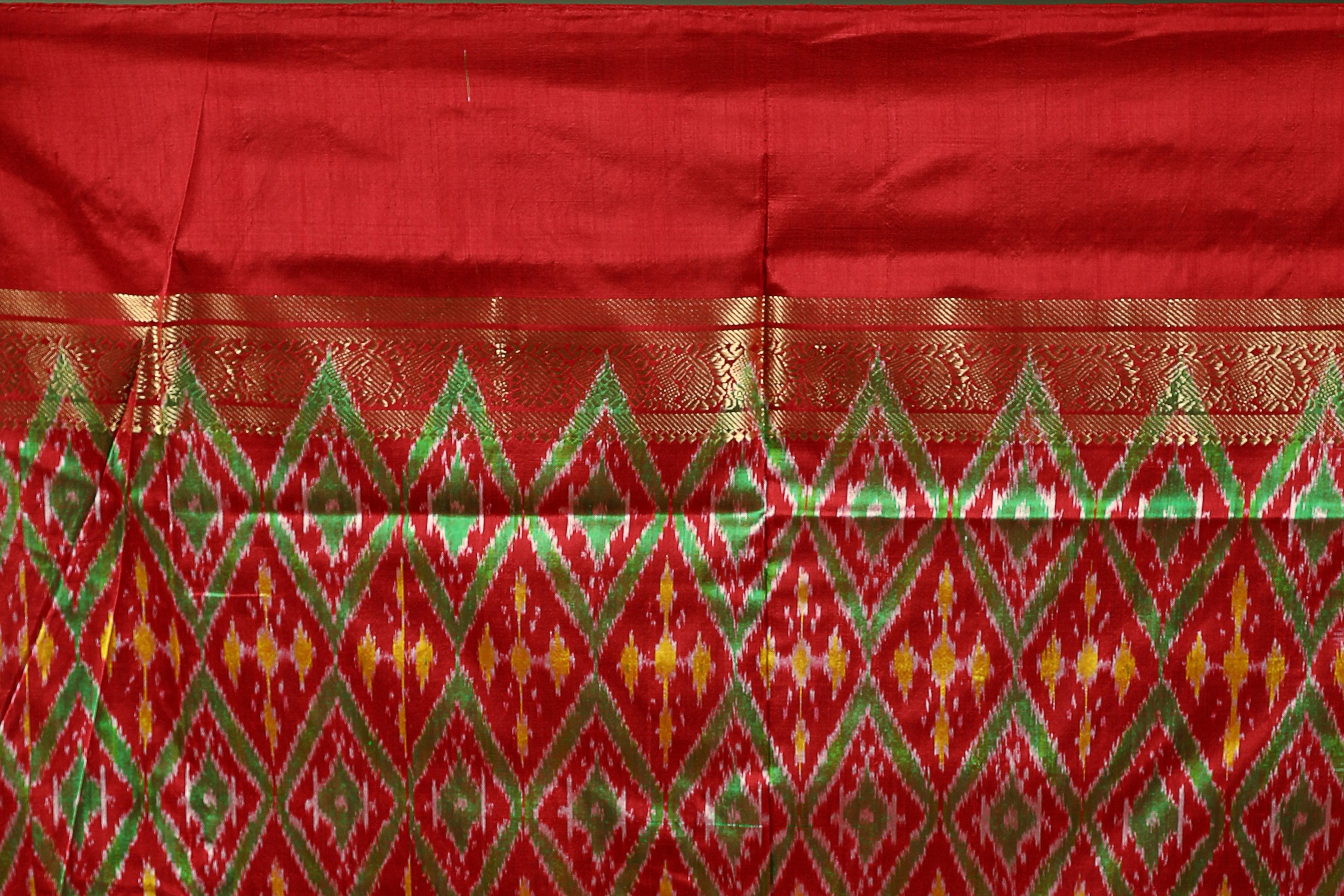 Offwhite Pure Pochampally Saree With Blouse Piece