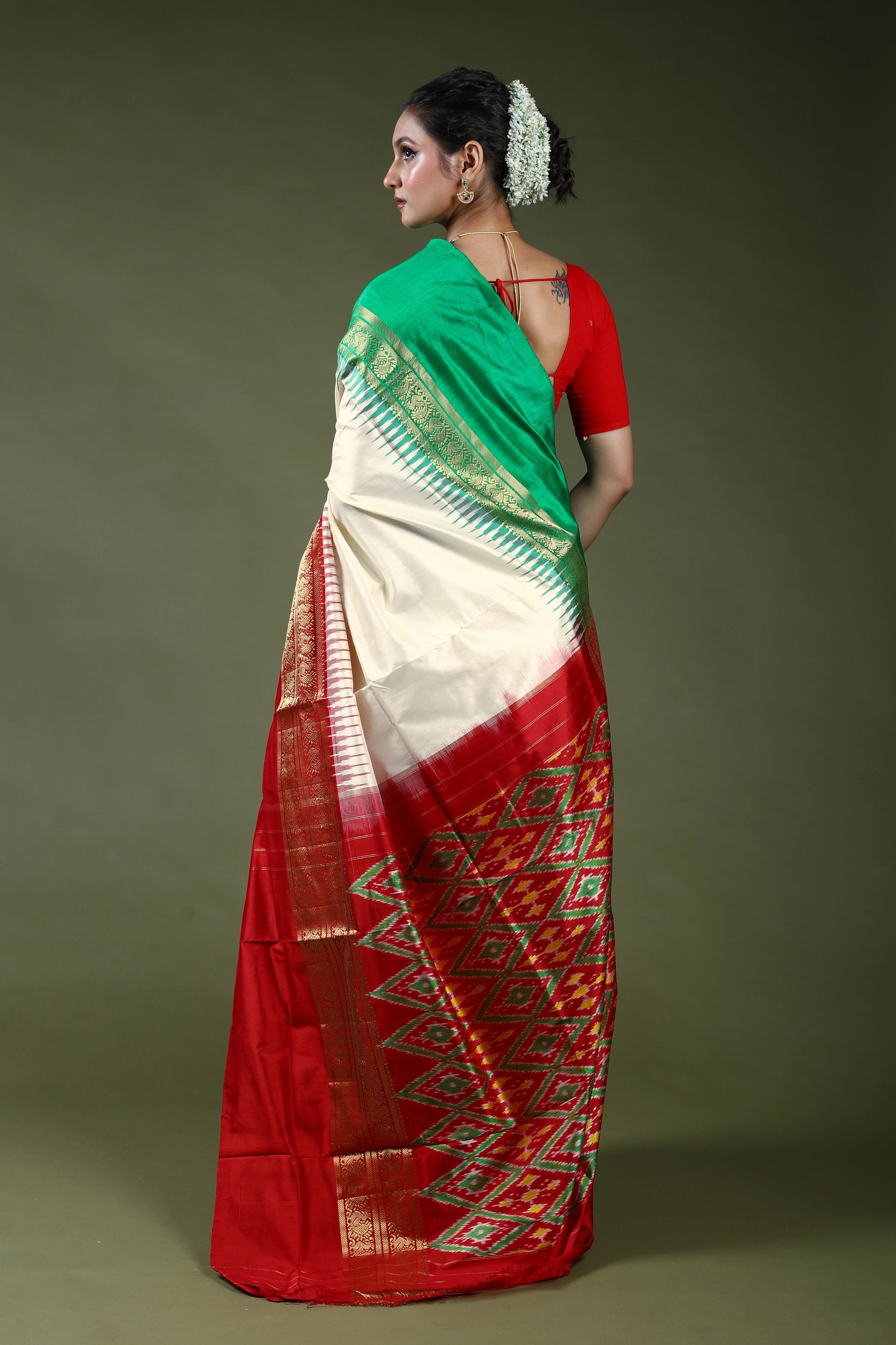 Offwhite Pure Pochampally Saree With Blouse Piece