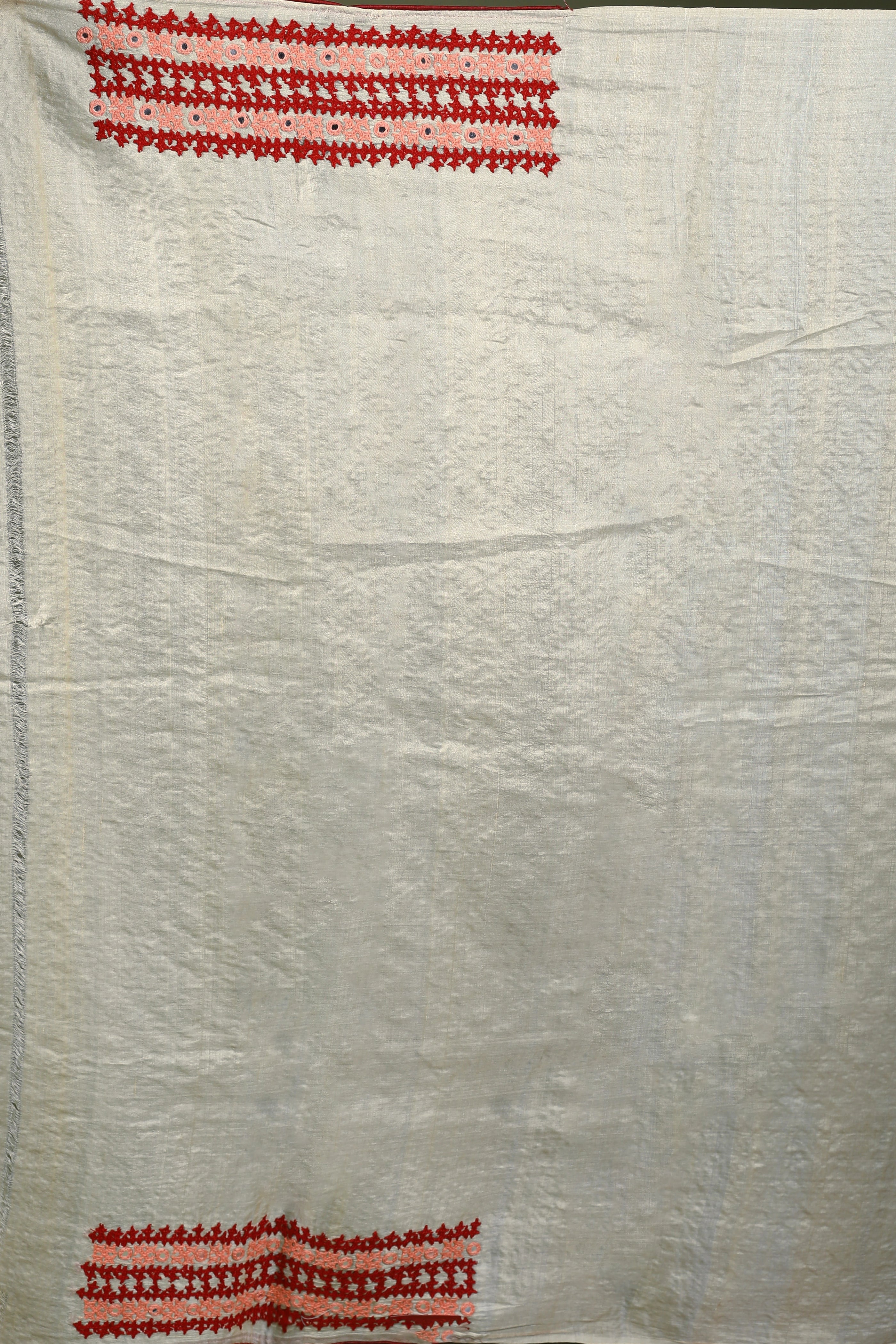 Beige Pure Hand Gujarati Saree With Blouse Piece