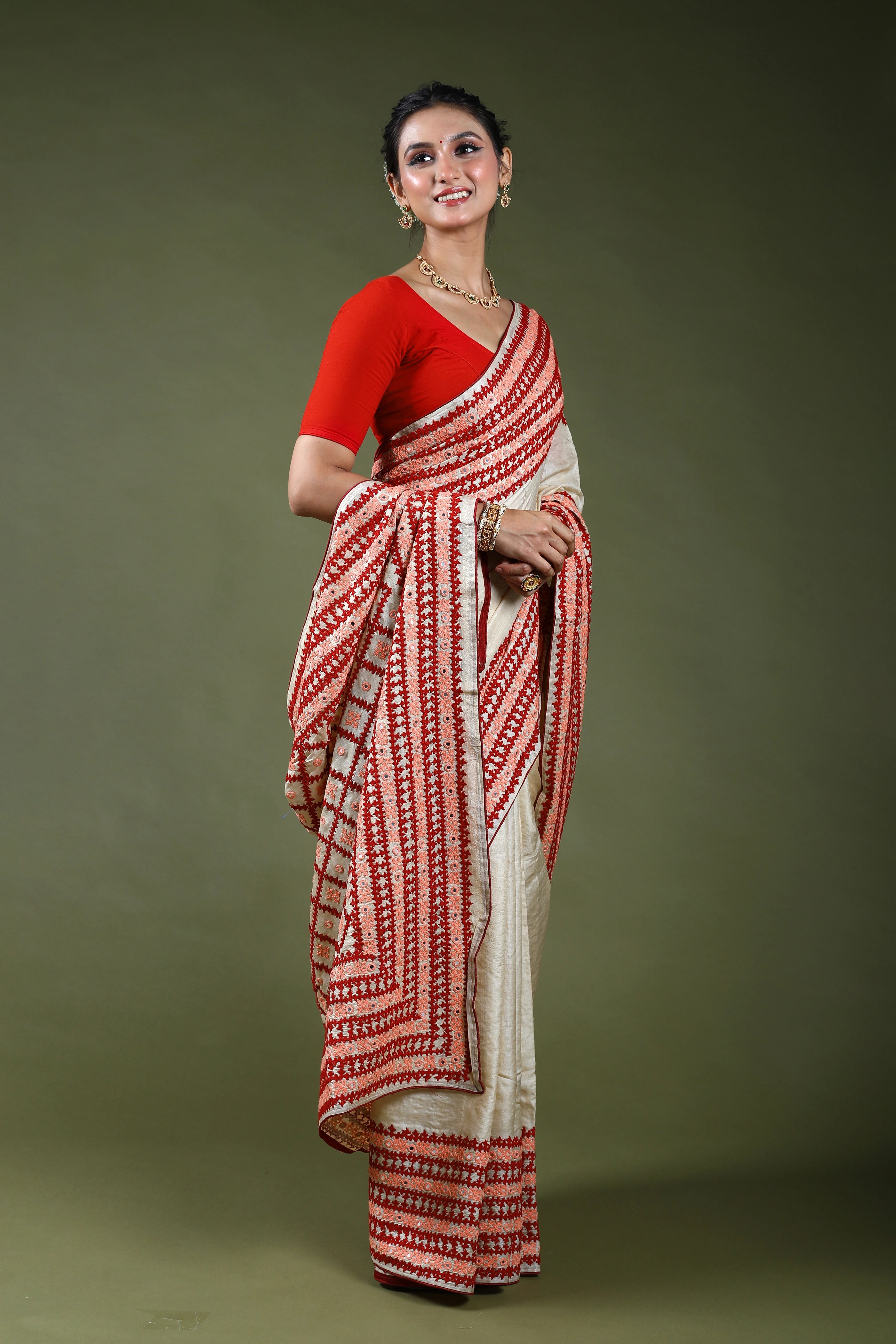 Beige Pure Hand Gujarati Saree With Blouse Piece