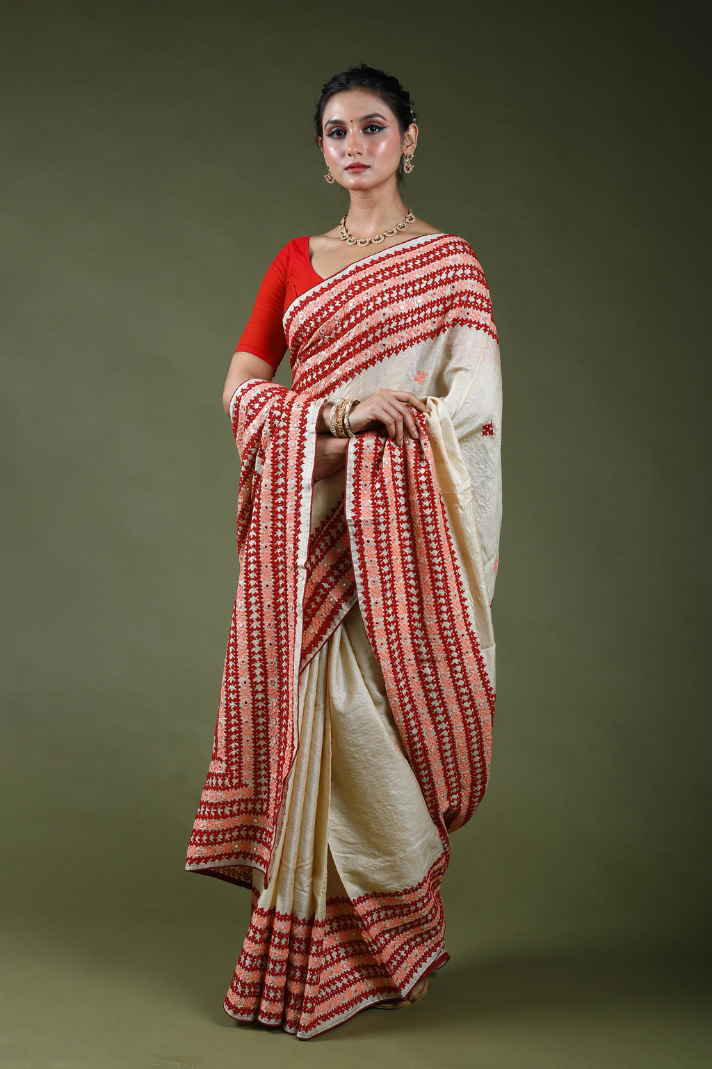 Beige Pure Hand Gujarati Saree With Blouse Piece