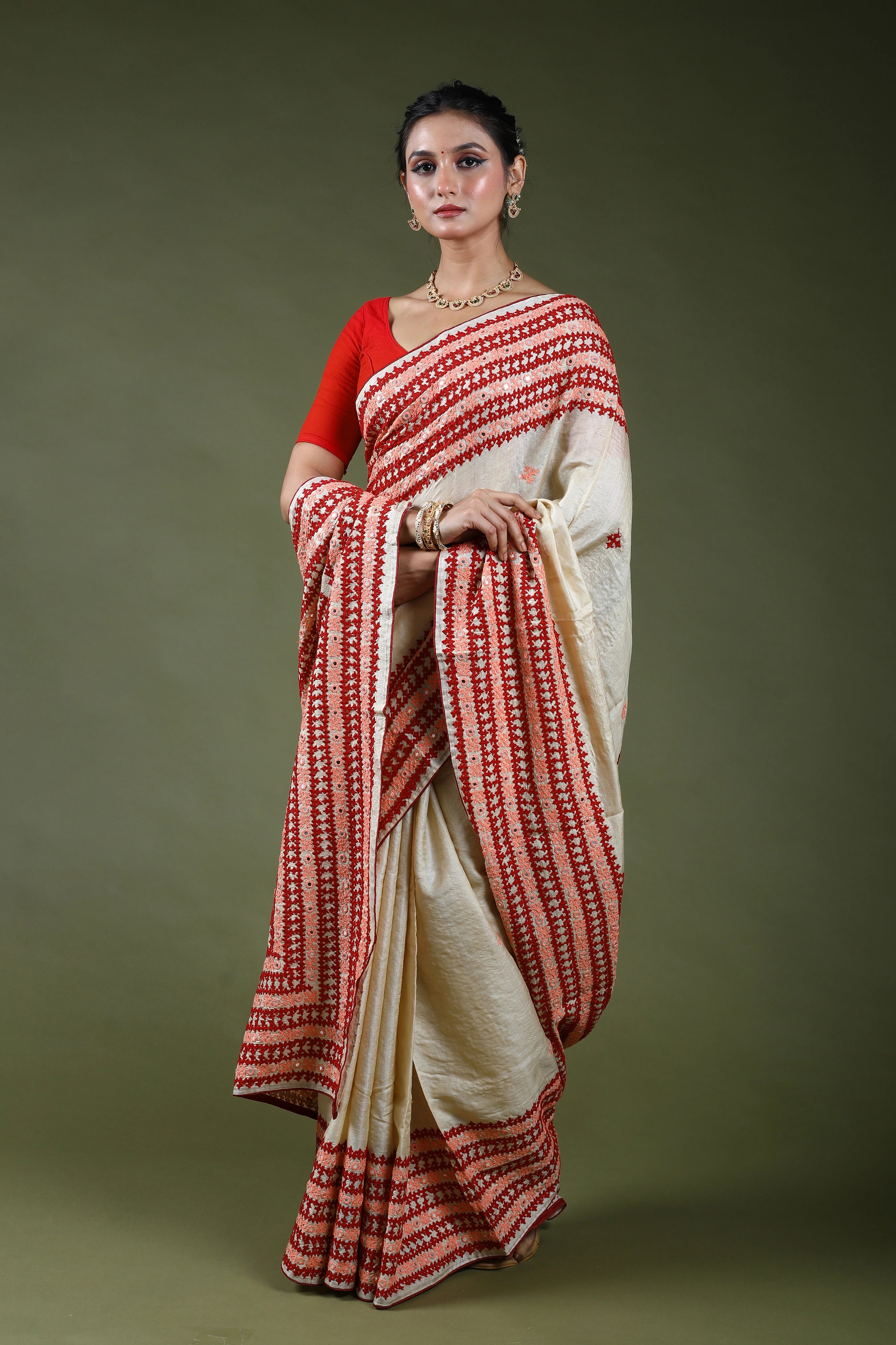 Beige Pure Hand Gujarati Saree With Blouse Piece