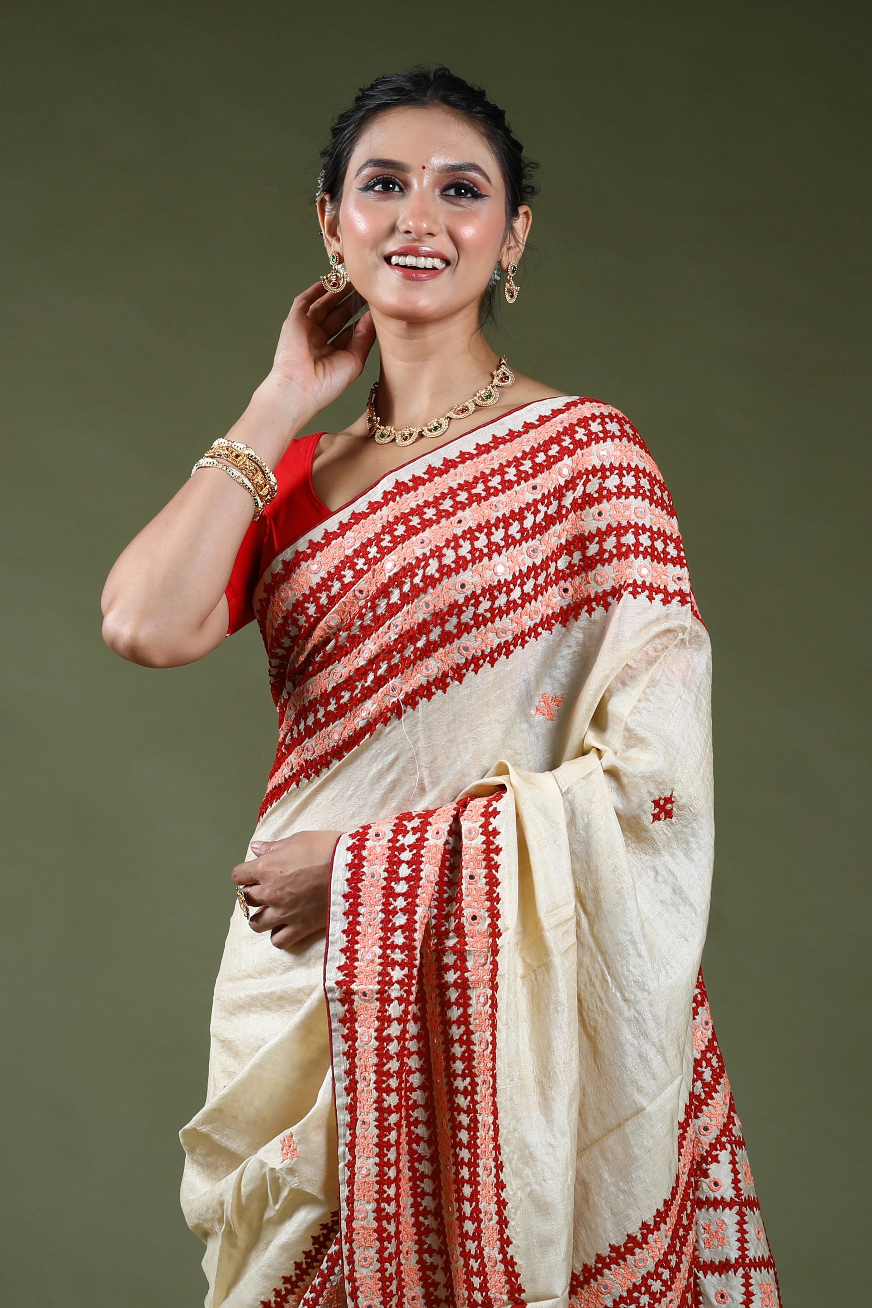 Beige Pure Hand Gujarati Saree With Blouse Piece