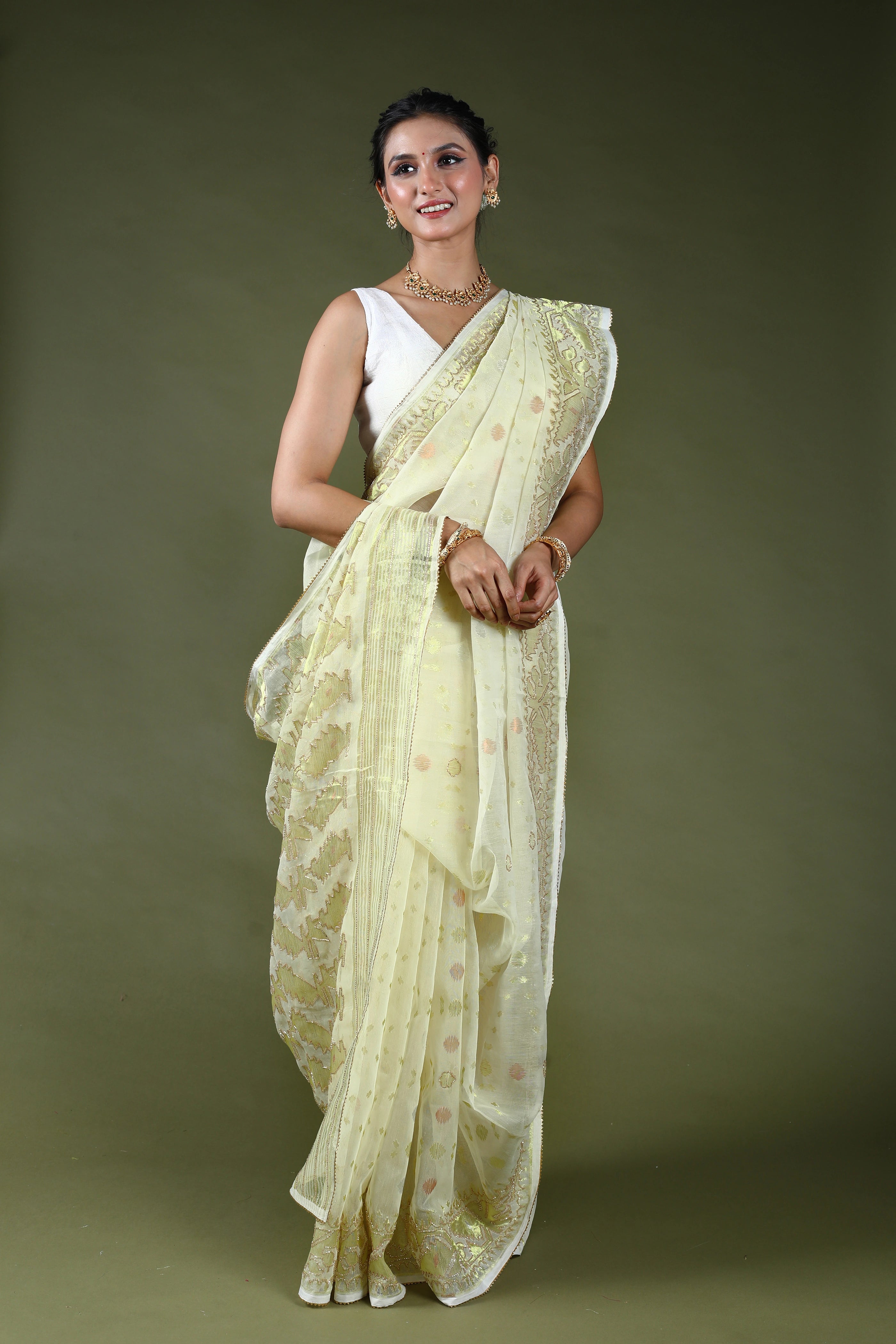 Offwhite Karchupi Jamdani Saree With Blouse Piece