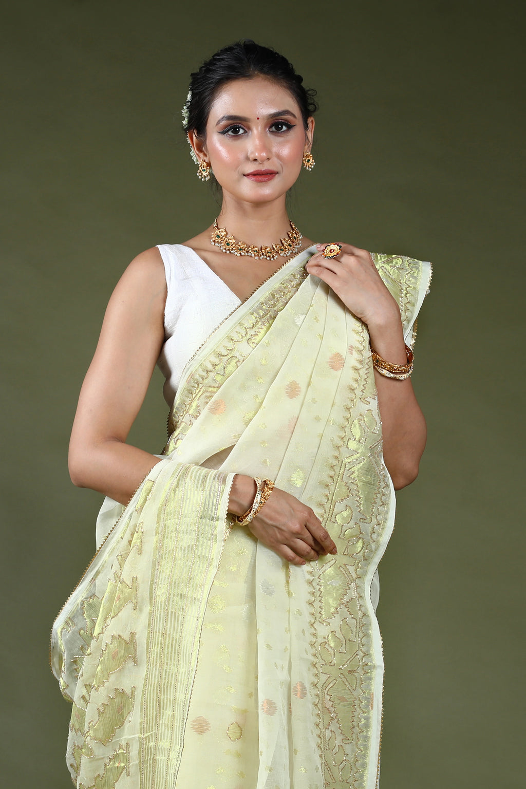 Offwhite Karchupi Jamdani Saree With Blouse Piece
