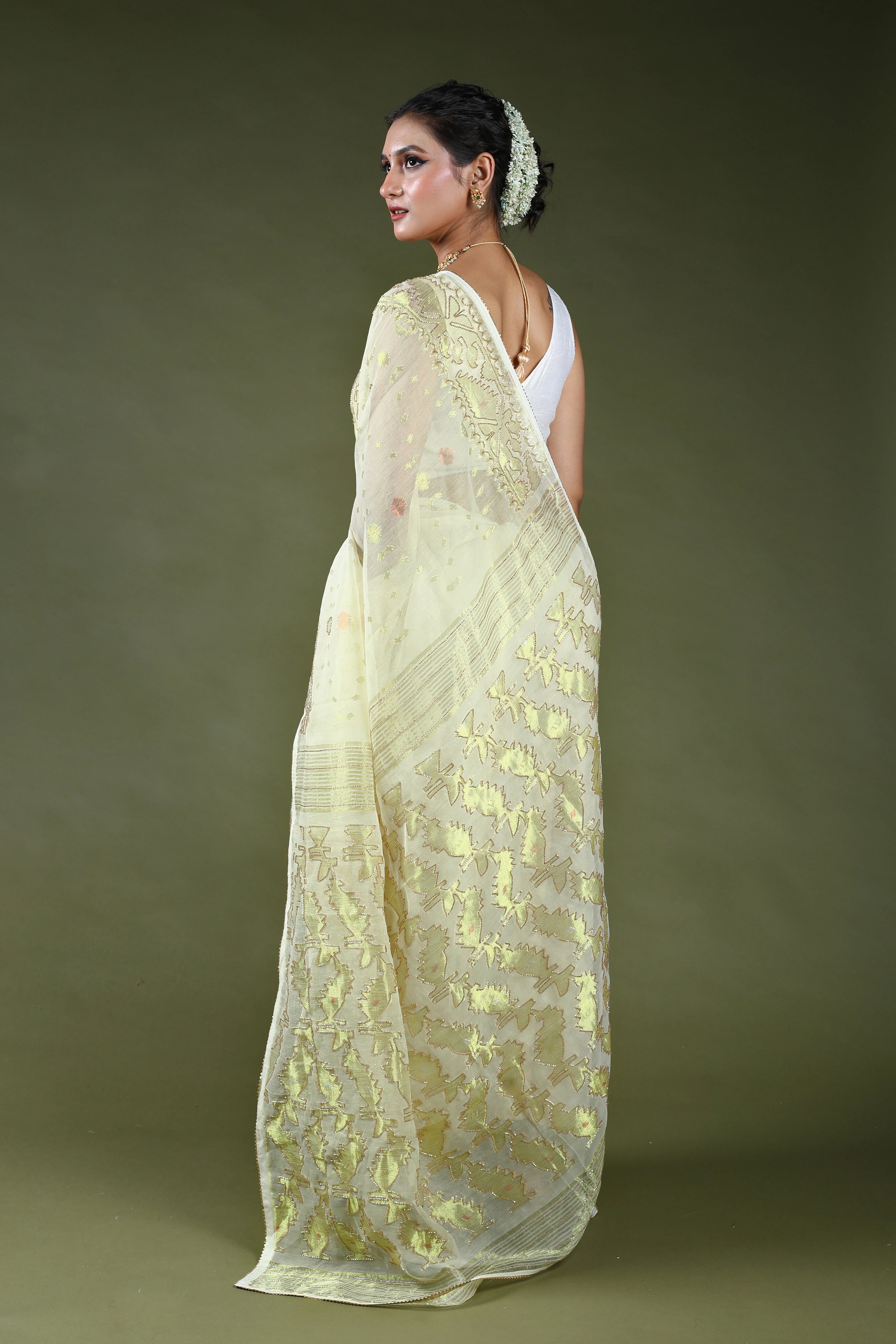 Offwhite Karchupi Jamdani Saree With Blouse Piece
