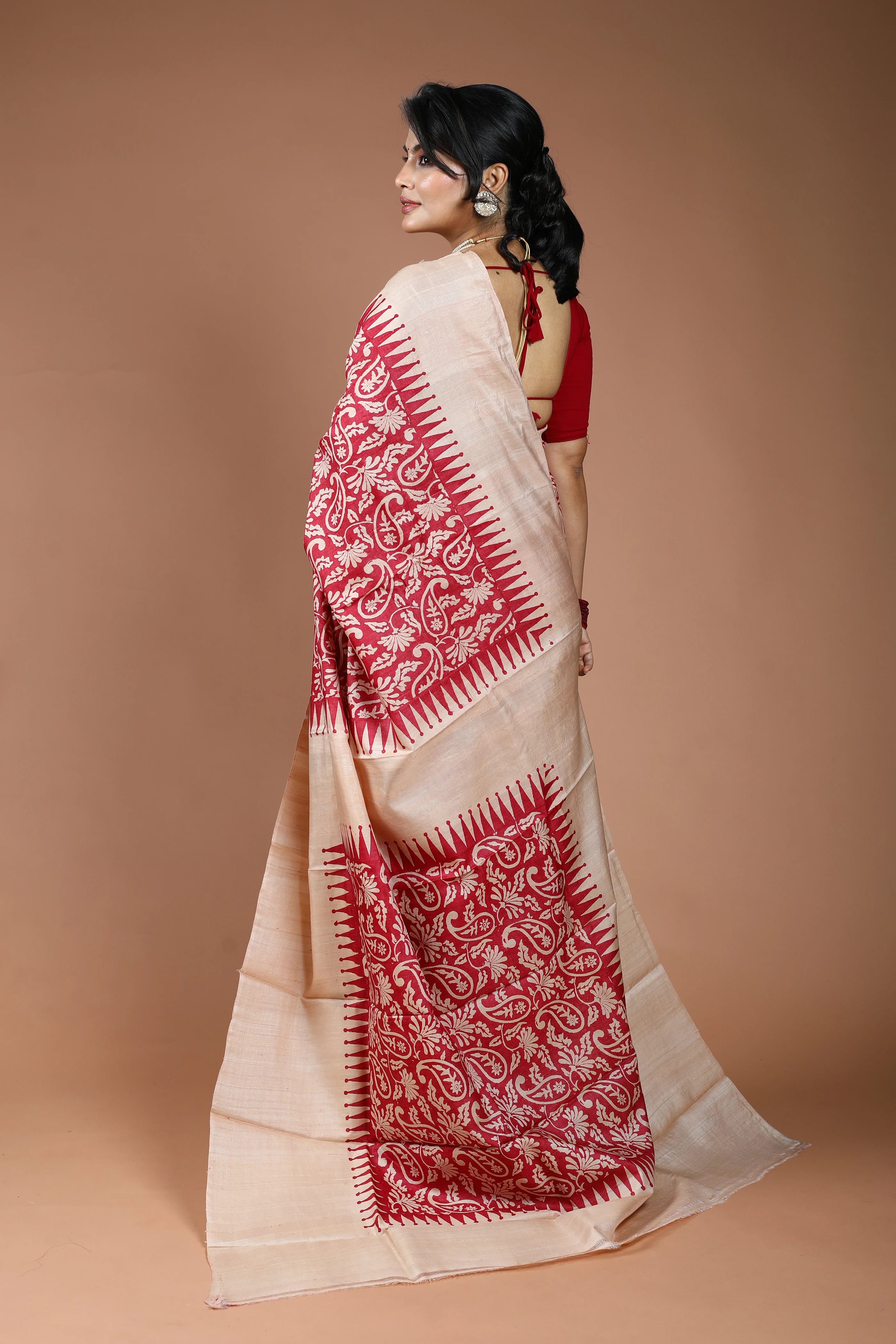 Red & Off White Pure Tussar Block Print Saree With Blouse Piece