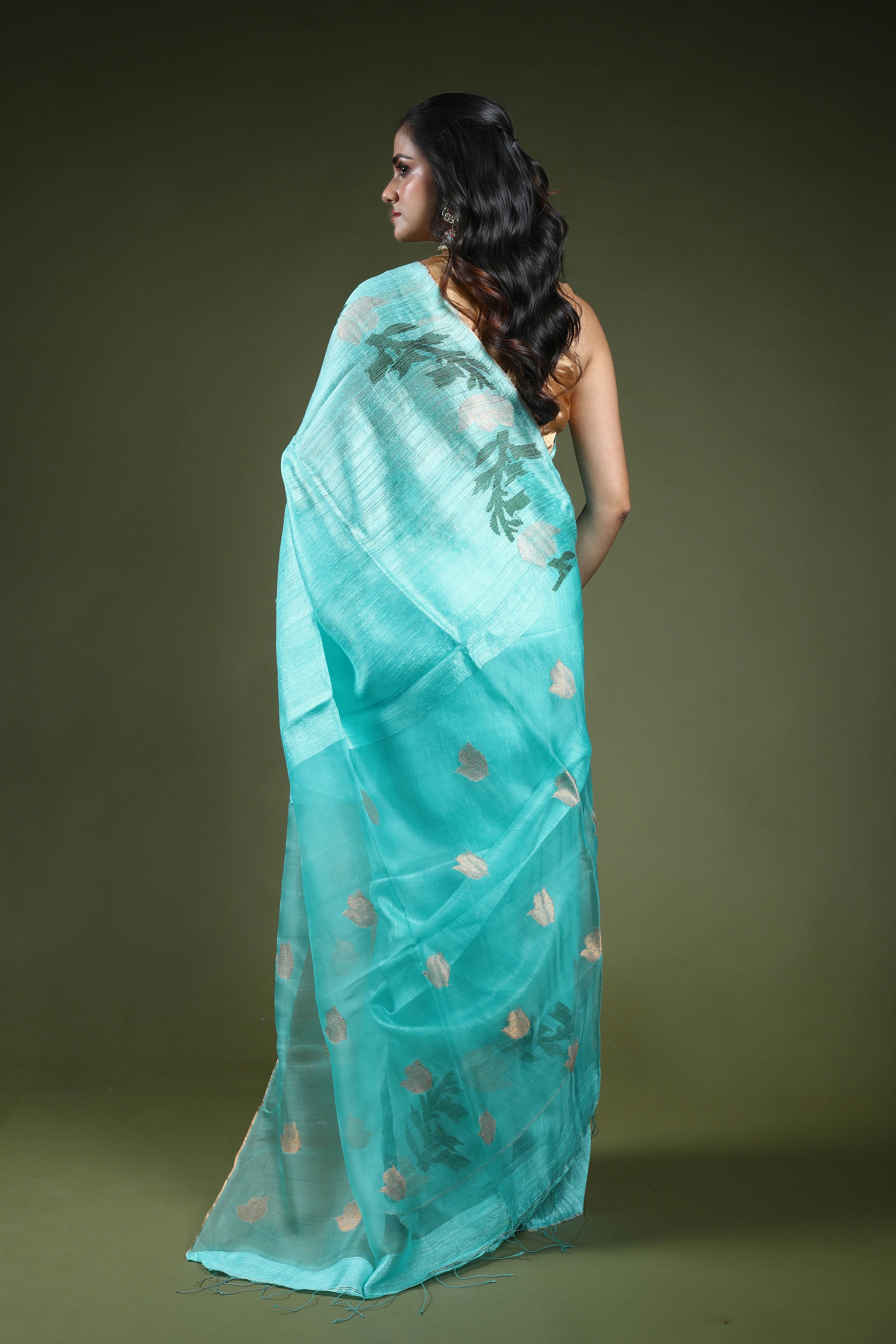 Sky Muslin Matka Saree With Blouse Piece