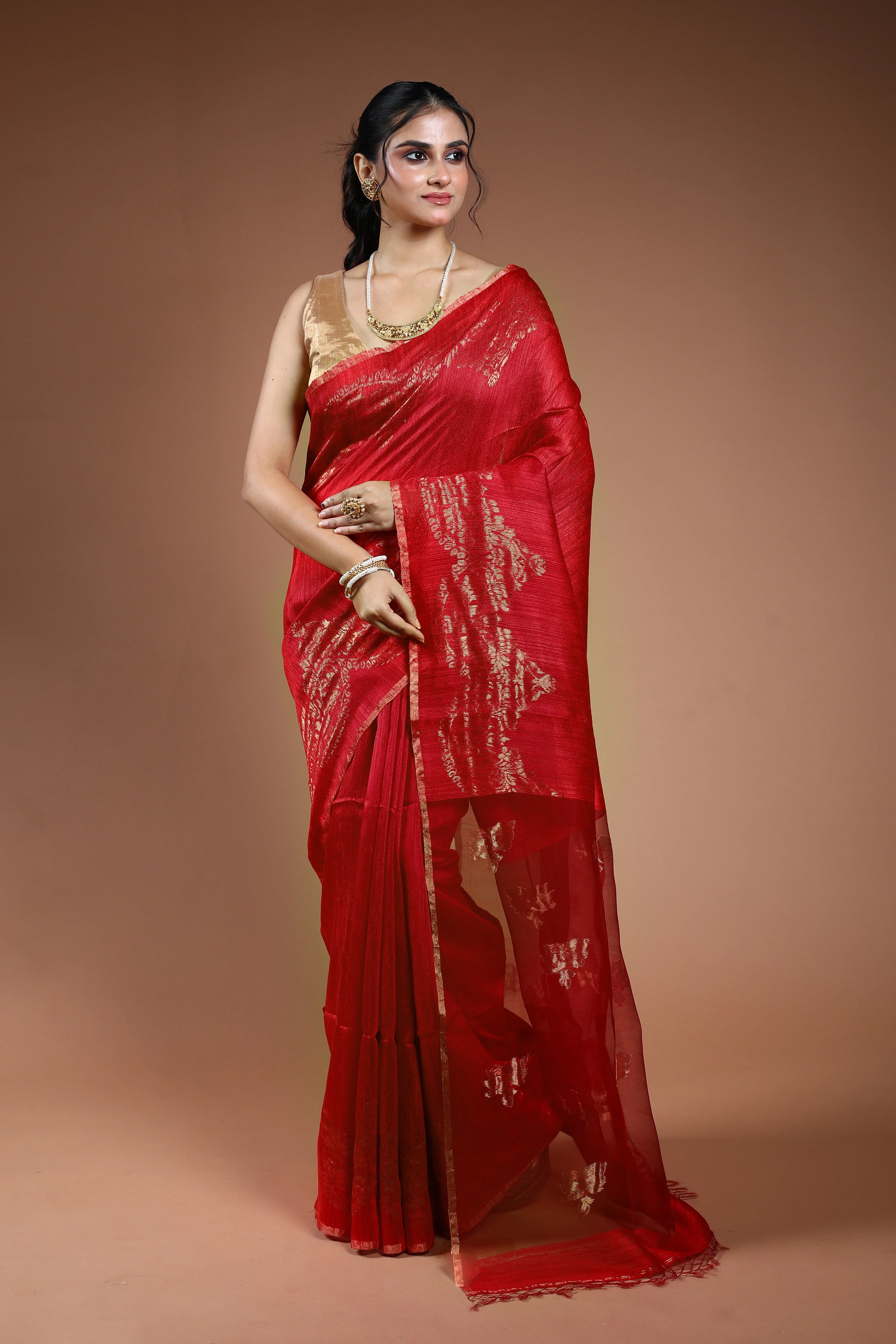 Red Muslin Matka Saree With Blouse Piece