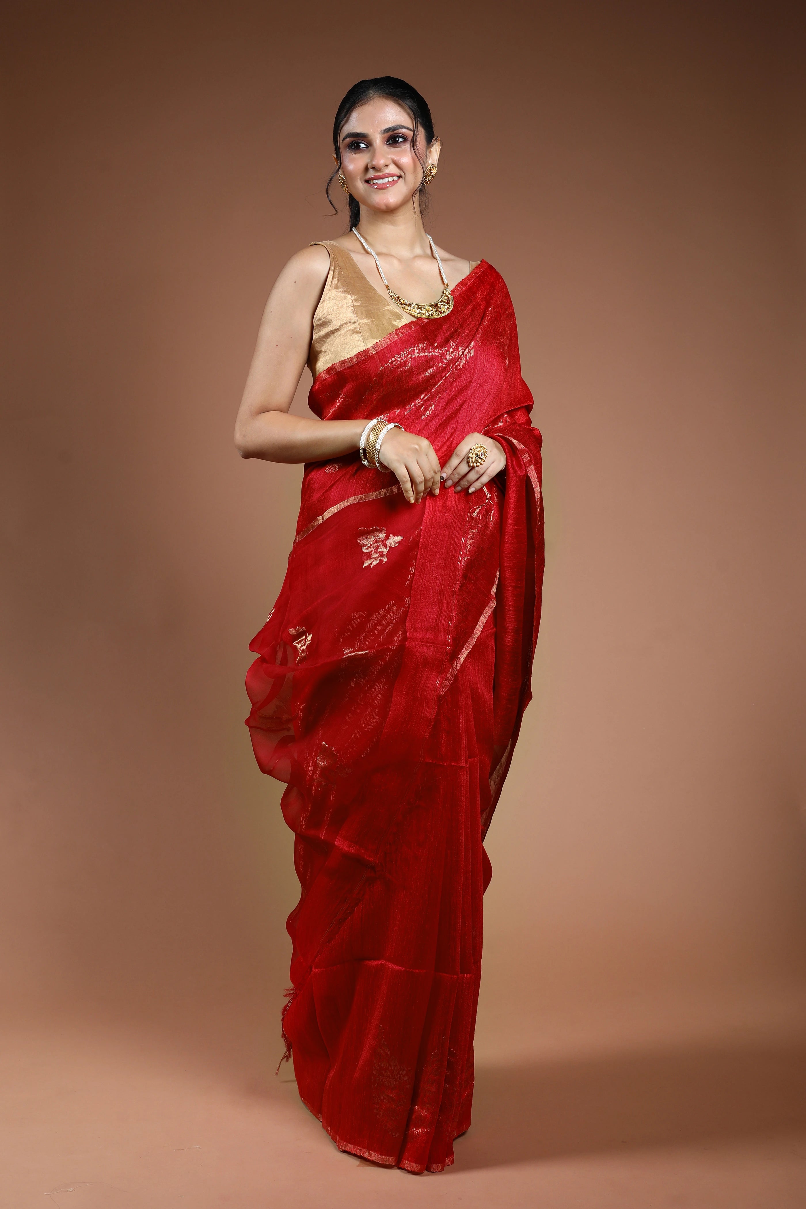 Red Muslin Matka Saree With Blouse Piece