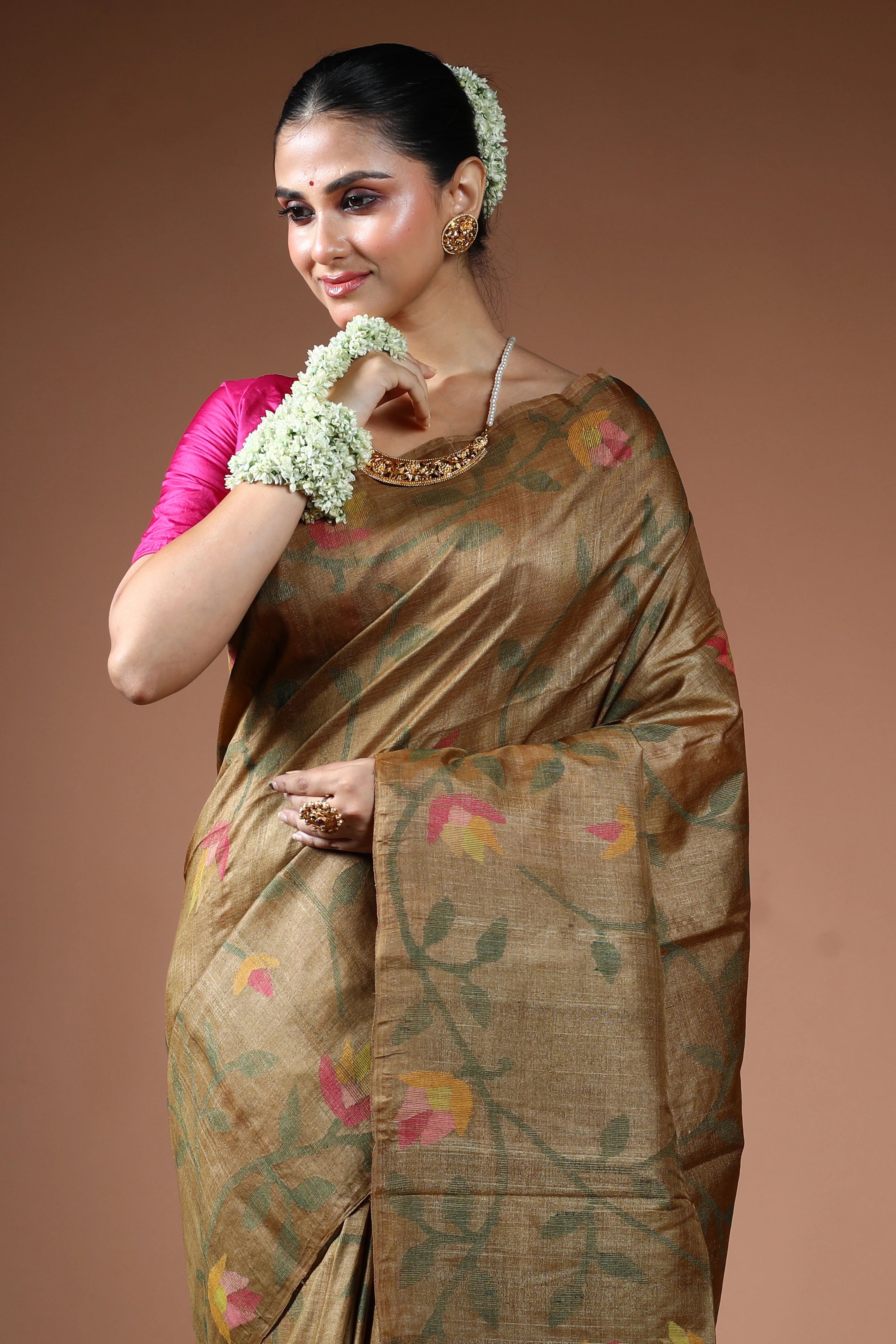 Chiku Tussar Jamdani Saree With Blouse Piece