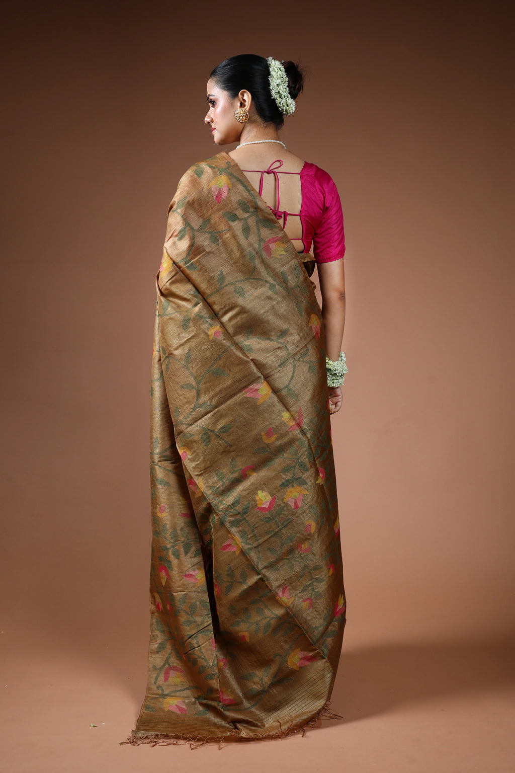 Chiku Tussar Jamdani Saree With Blouse Piece