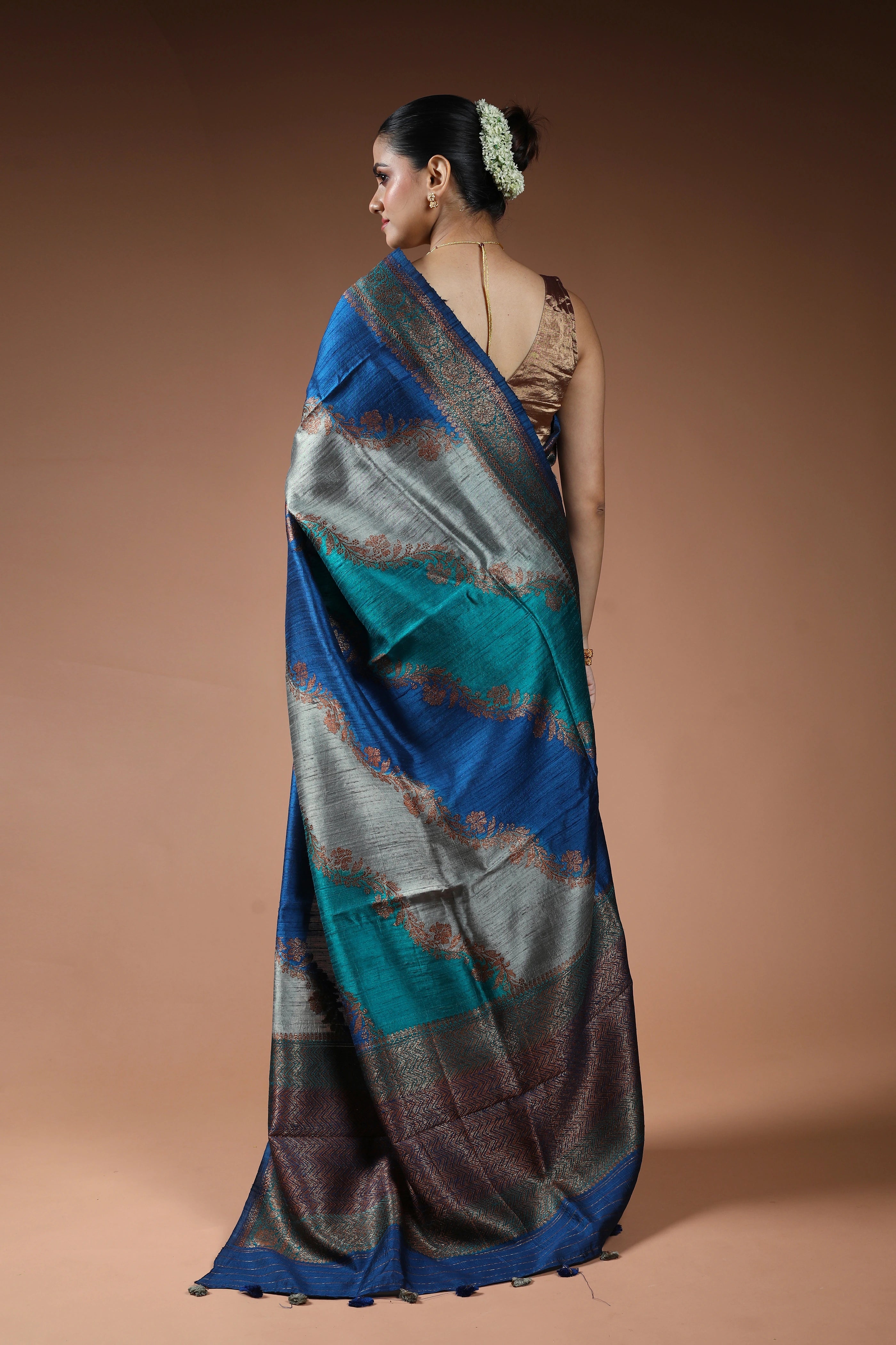 Blue Rangkat Raw Silk Banarasi Saree With Blouse Piece