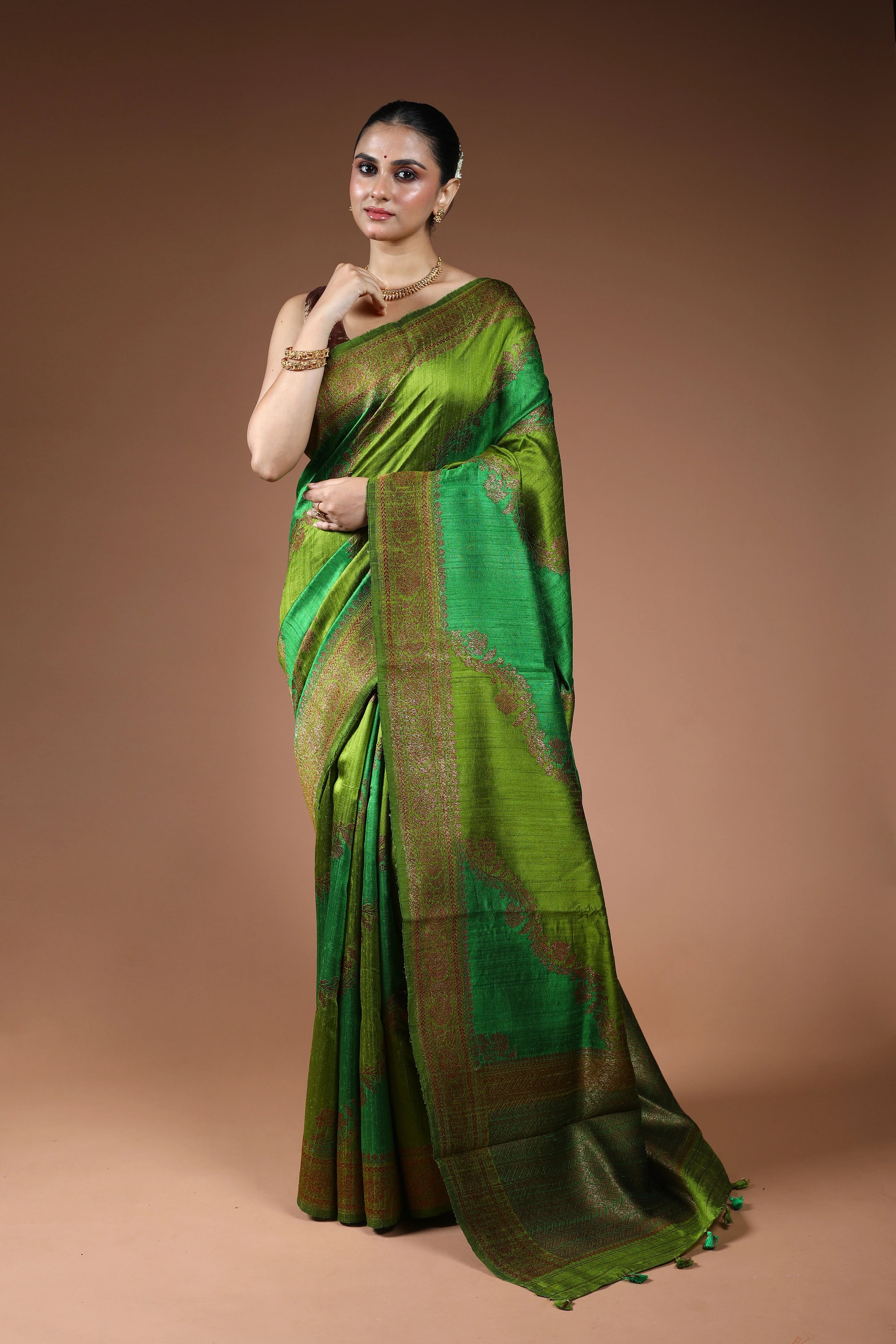 Green Rangkat Raw Silk Banarasi Saree With Blouse Piece