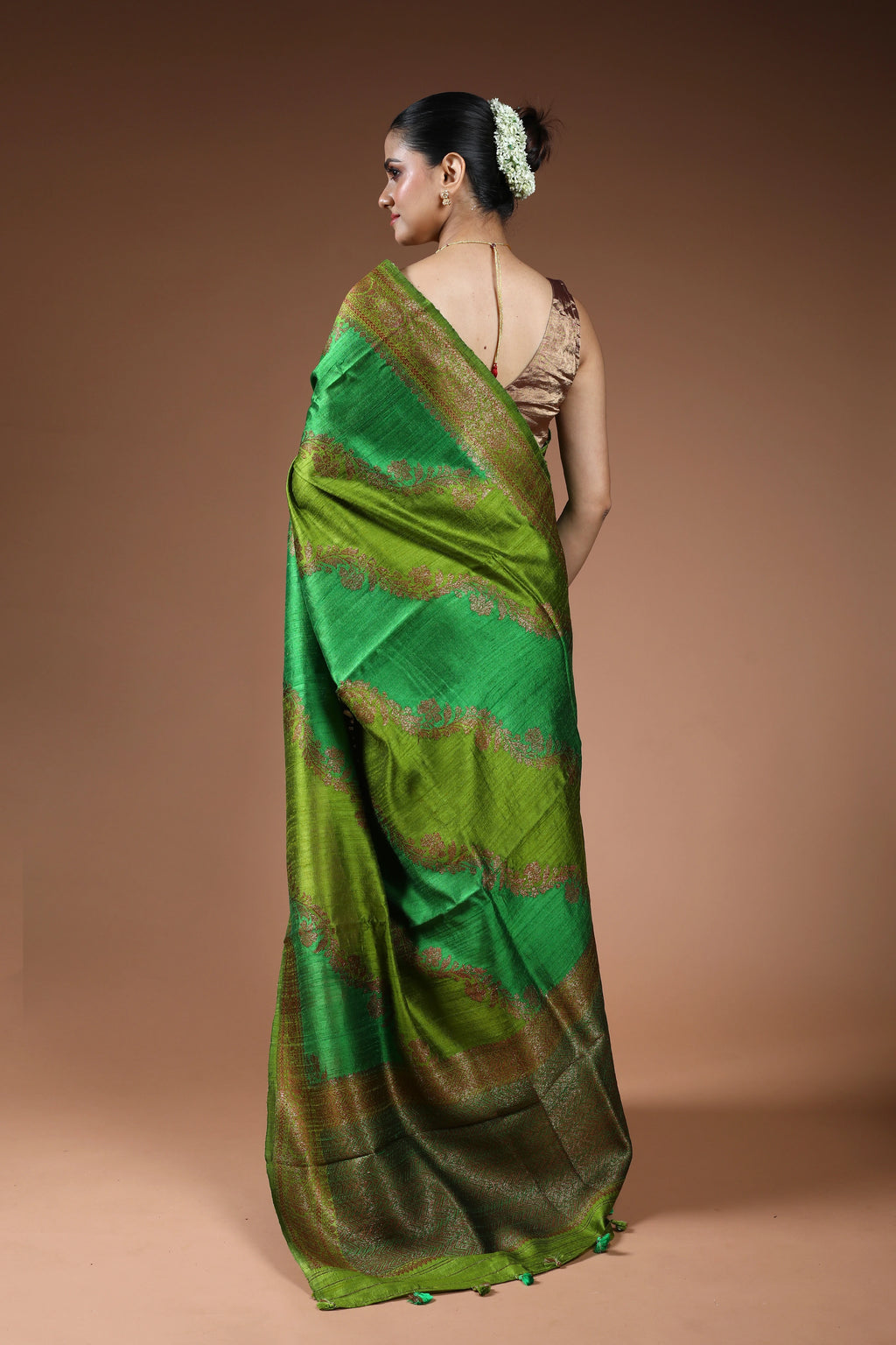 Green Rangkat Raw Silk Banarasi Saree With Blouse Piece