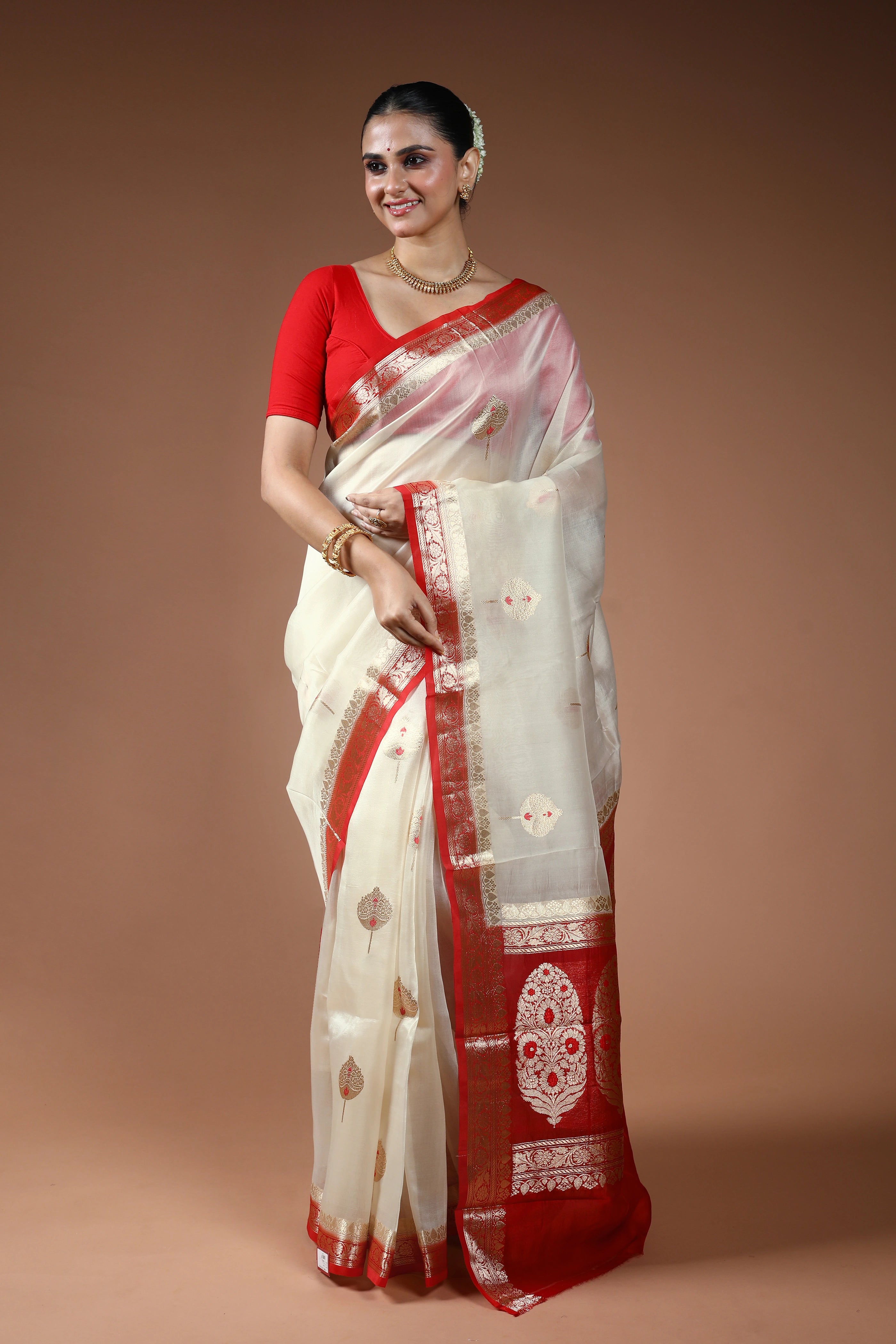 White Kora Banarasi Saree With Blouse Piece