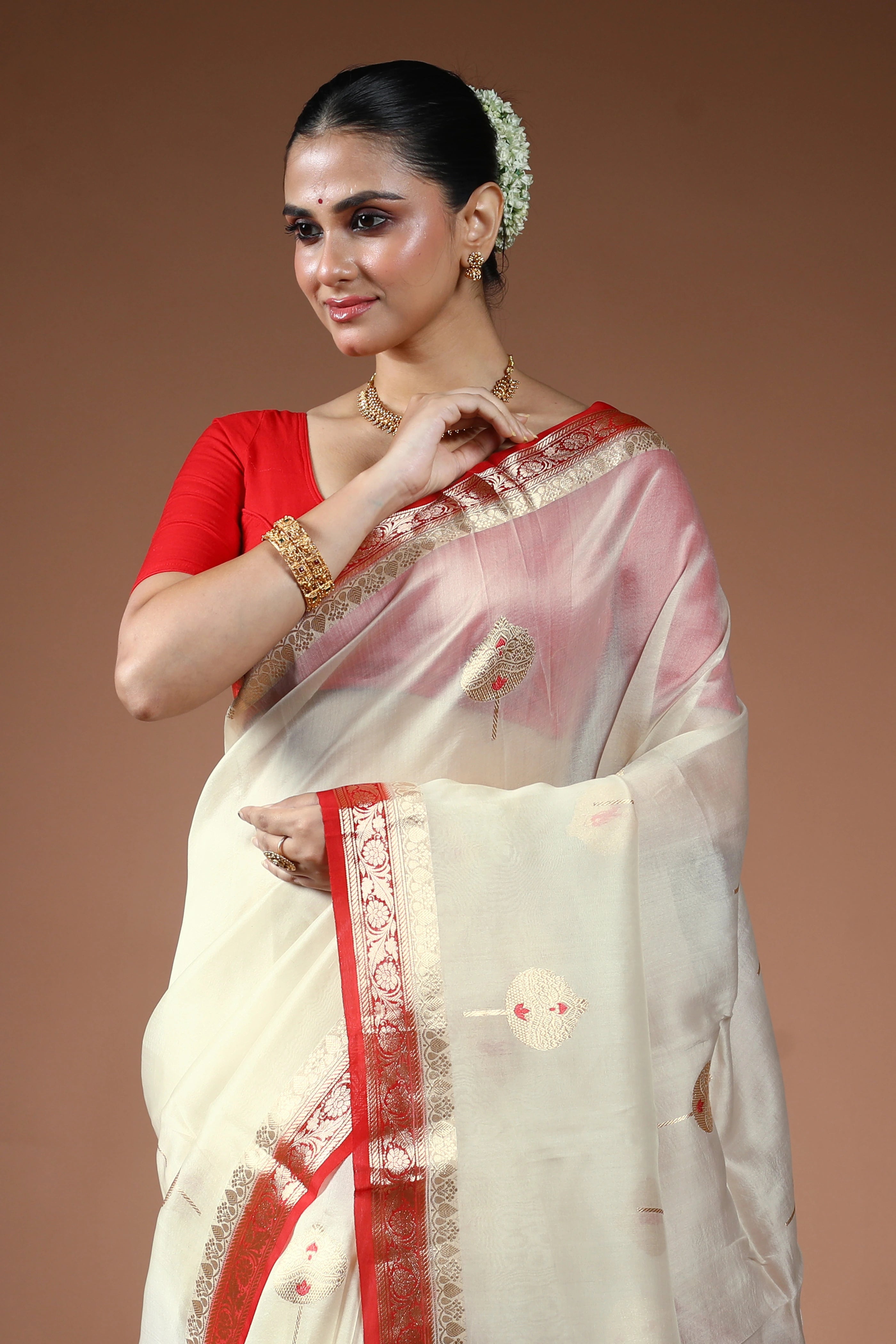 White Kora Banarasi Saree With Blouse Piece