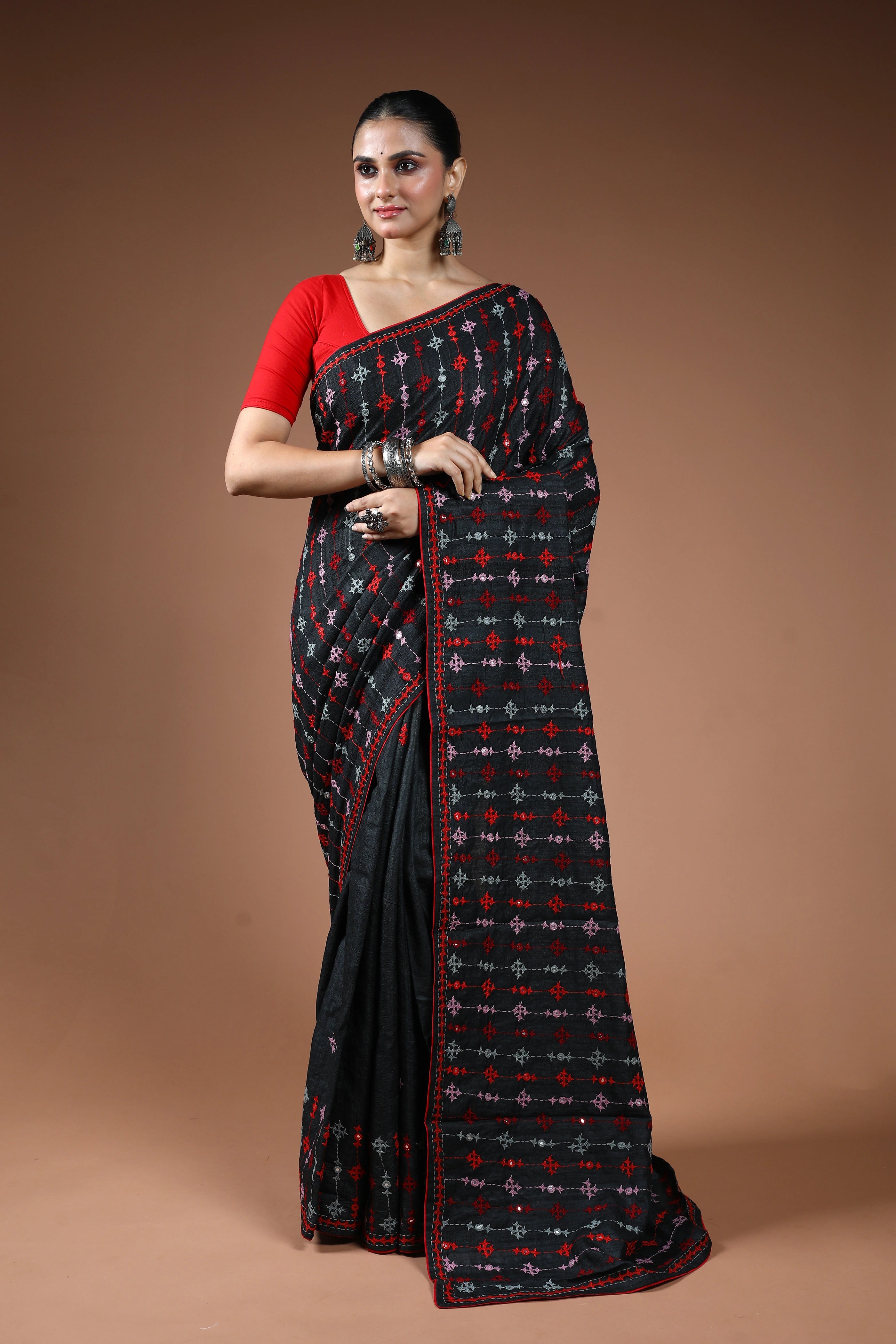 Black Tussar Hand Gujarati Saree With Blouse Piece