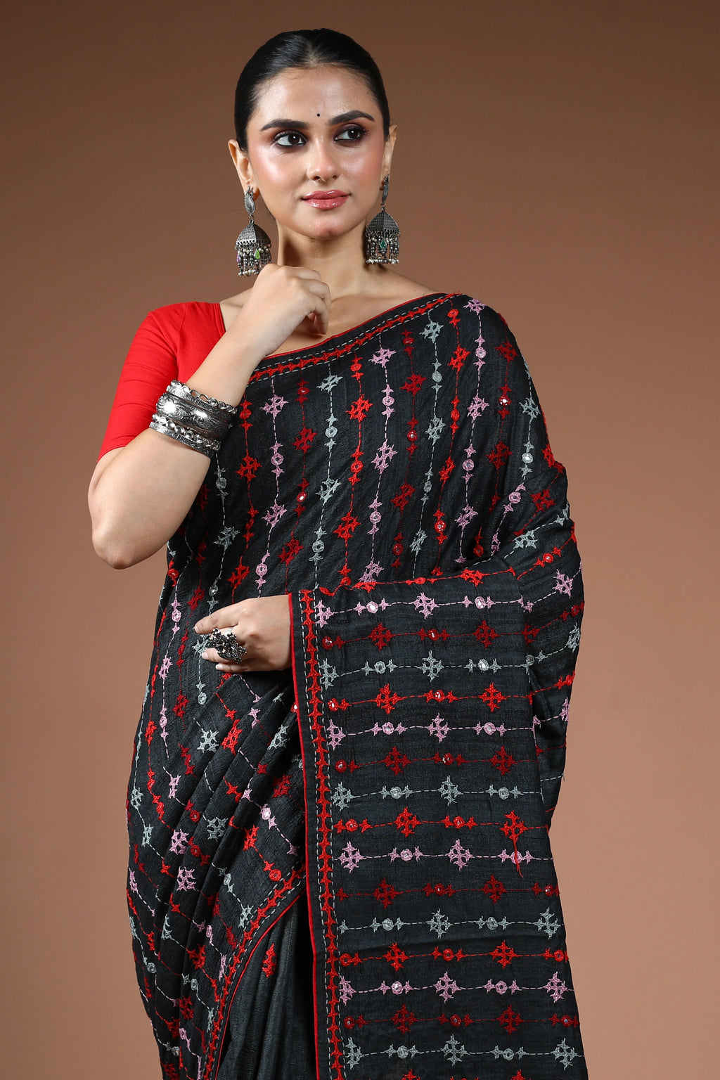 Black Tussar Hand Gujarati Saree With Blouse Piece