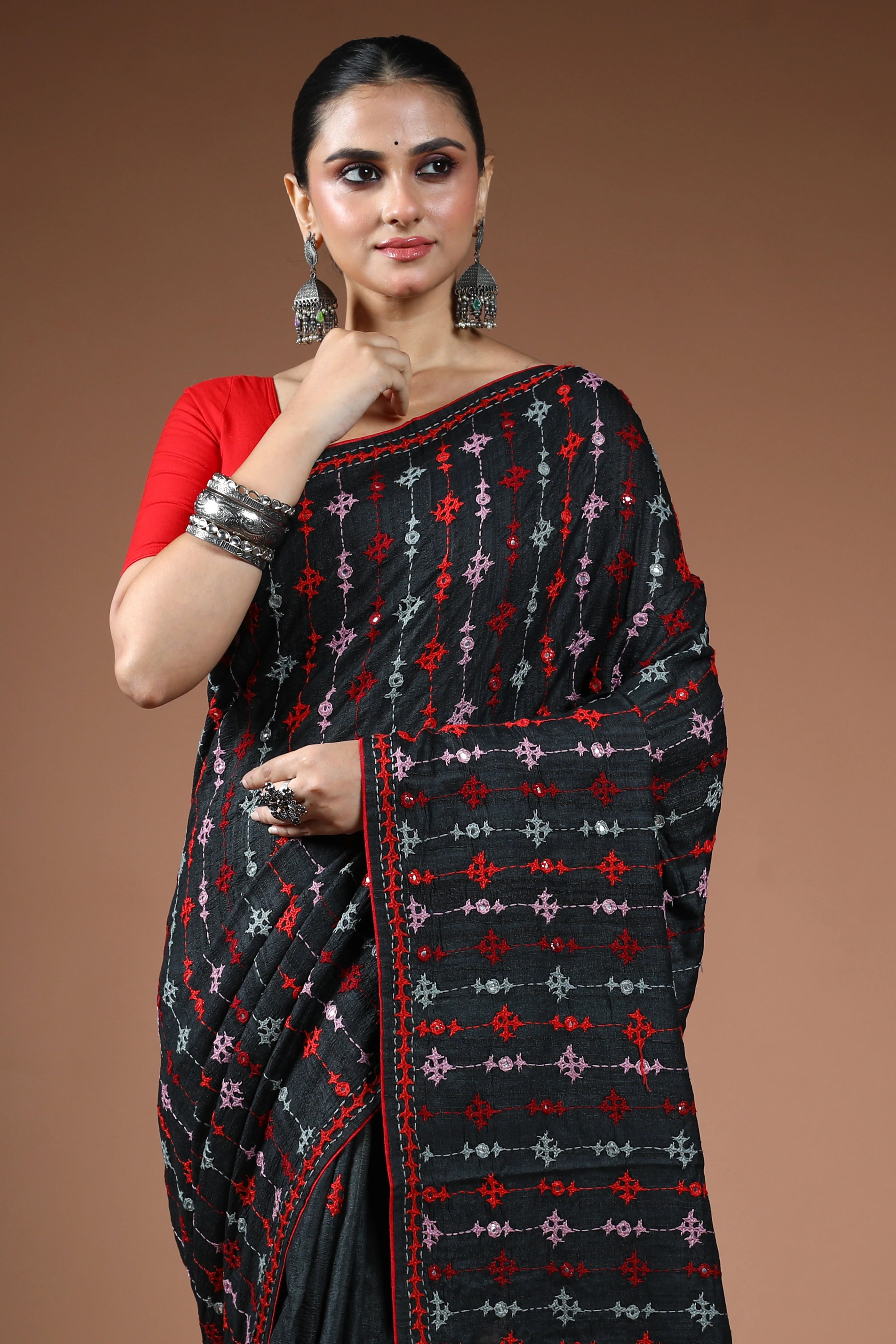 Black Tussar Hand Gujarati Saree With Blouse Piece