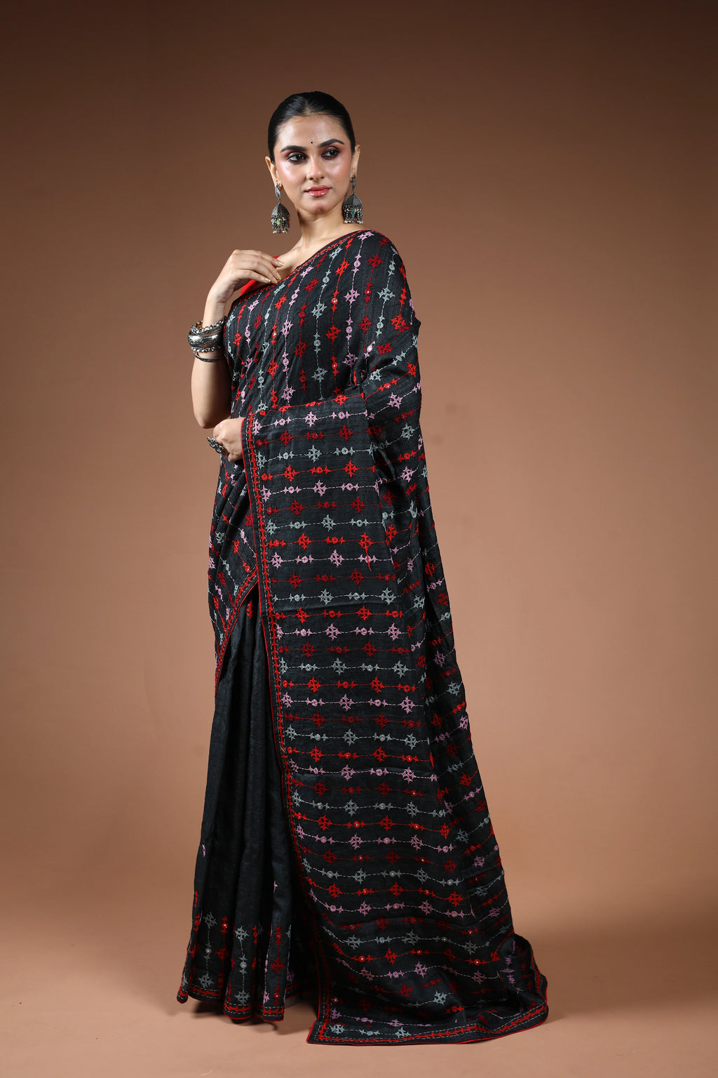 Black Tussar Hand Gujarati Saree With Blouse Piece
