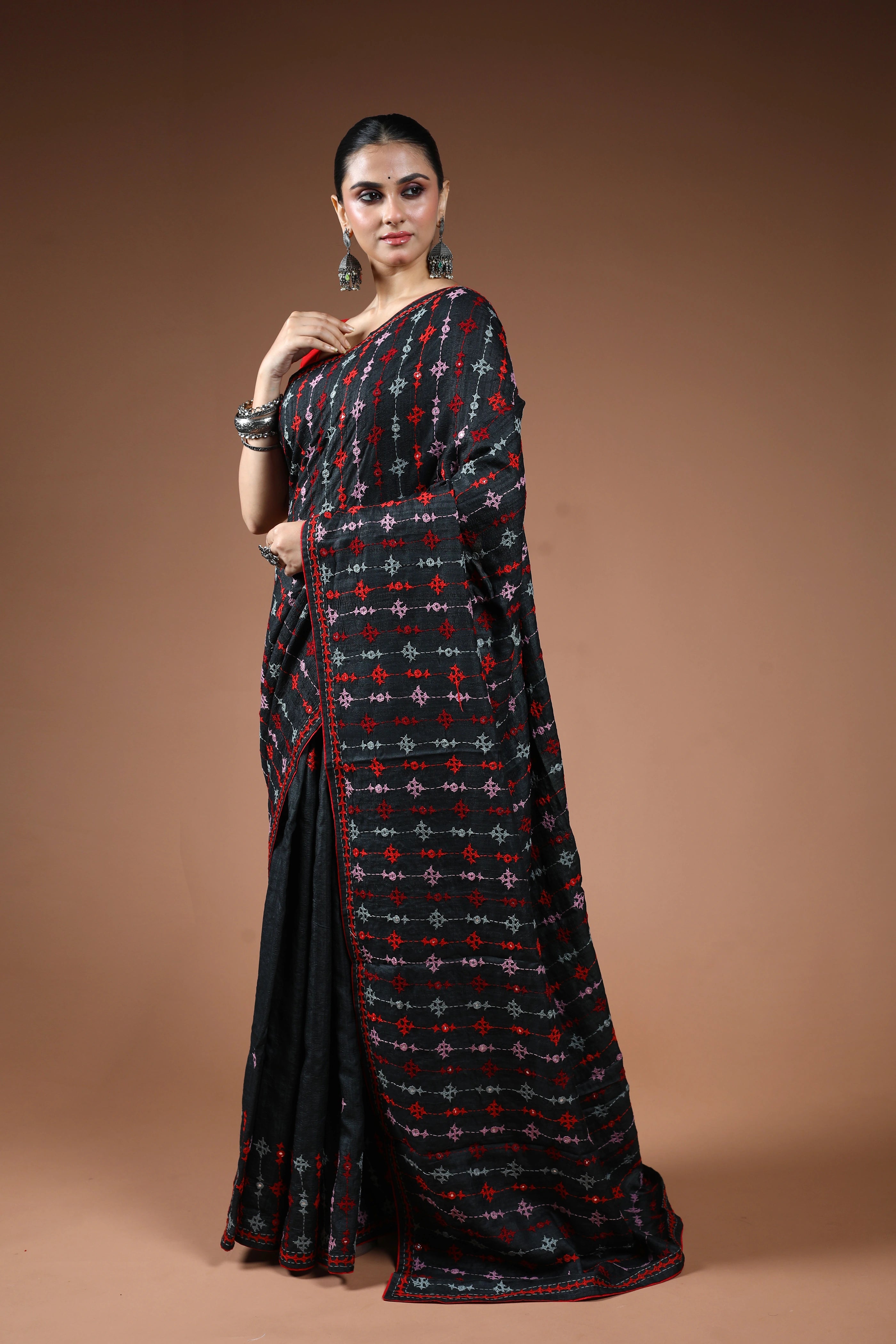 Black Tussar Hand Gujarati Saree With Blouse Piece