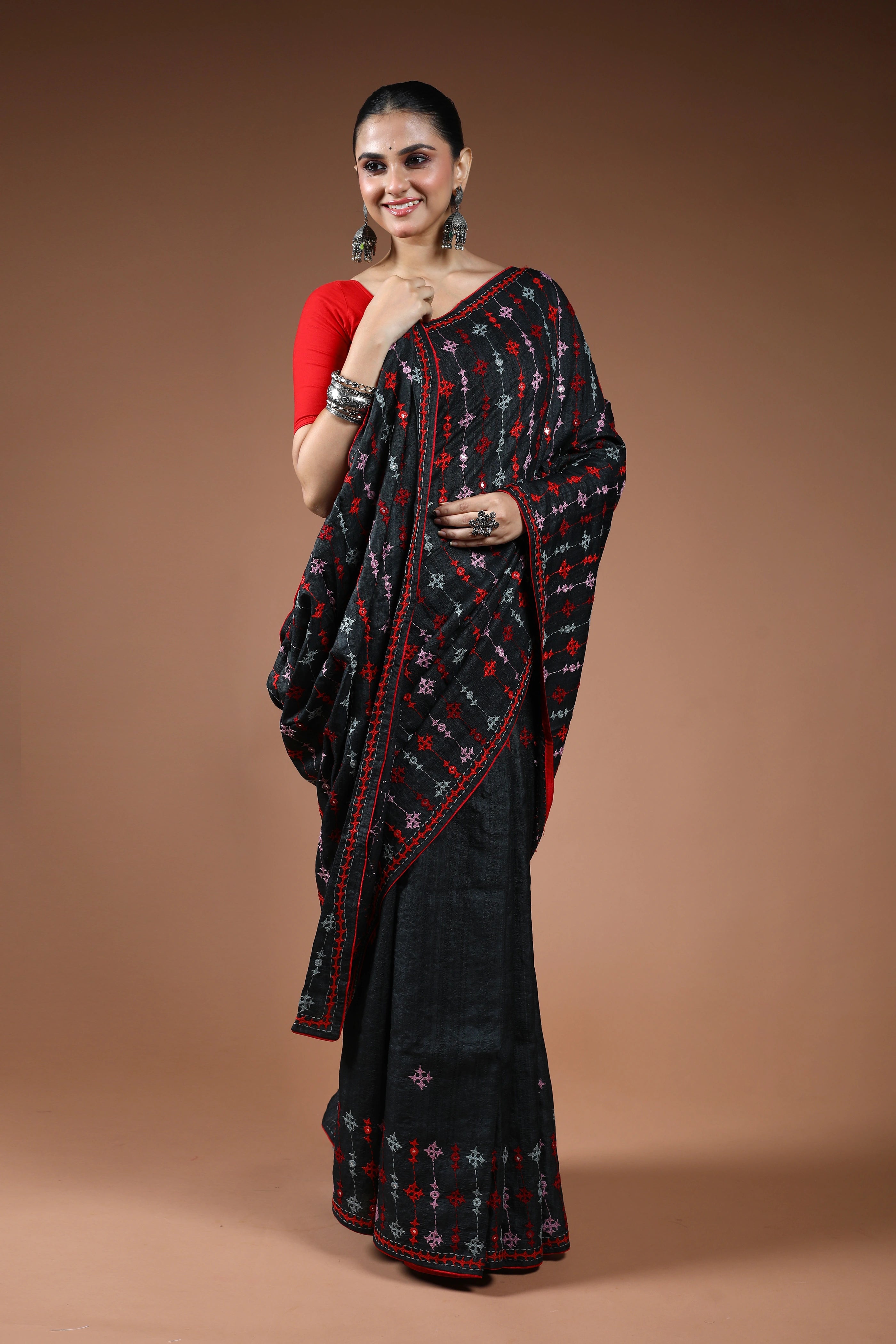 Black Tussar Hand Gujarati Saree With Blouse Piece